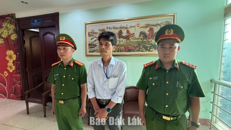 Khởi tố giám đốc công ty sản xuất, buôn bán hơn 250 tấn phân bón giả