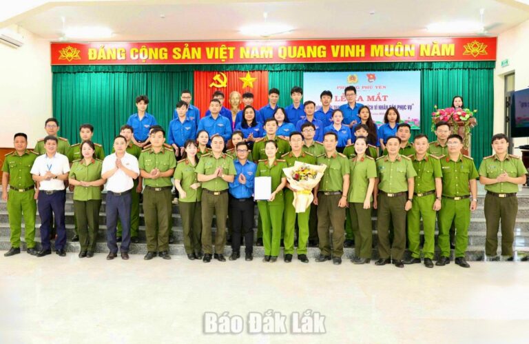 Phường Phú Yên ra mắt Đội Thanh niên xung kích vì nhân dân phục vụ