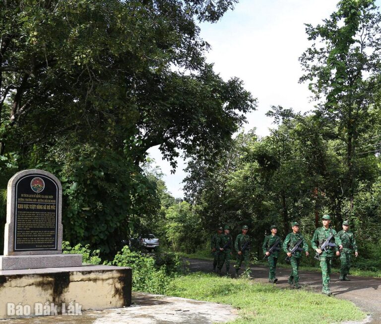 Tham gia Cuộc thi và Triển lãm ảnh nghệ thuật cấp Quốc gia "Tự hào một dải biên cương"