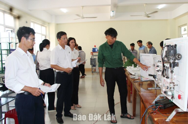 Xây dựng trường học thông minh