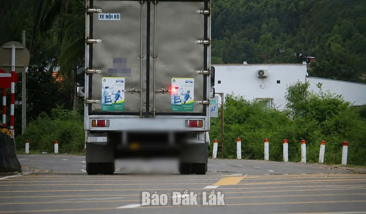 Một tuần, xử lý 289 trường hợp chạy quá tốc độ trên Quốc lộ 1A 1 Phương tiện bị ghi nhận chạy với tốc độ 63 km/giờ tại đoạn đường chỉ cho phép lưu thông tối đa 50 km/giờ. Ảnh Phòng CSGT cung cấp