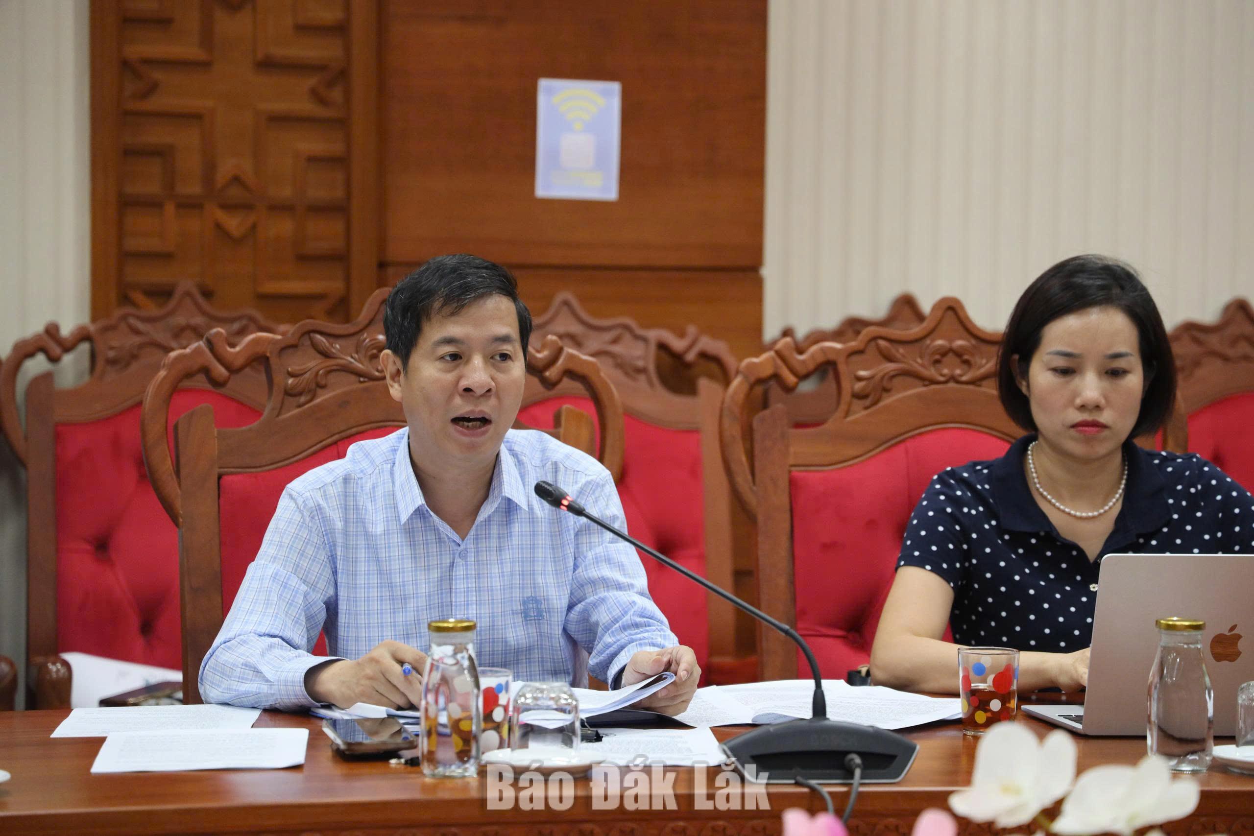 Phó Vụ trưởng Vụ Phát triển hạ tầng (Bộ Tài chính) Bùi Việt Hưng nêu ý kiến tại buổi làm việc.