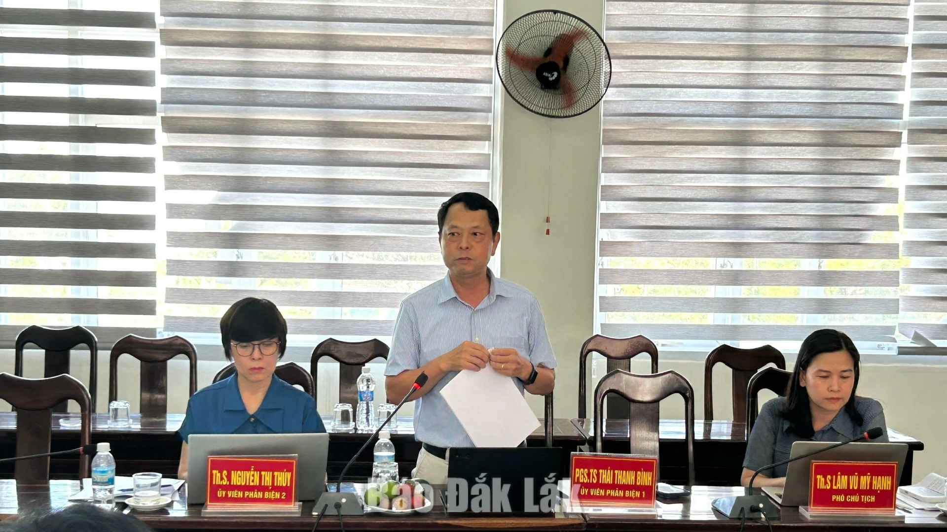 Nghiệm thu nhiệm vụ khoa học về chỉ dẫn địa lý sản phẩm cá chình bông Phú Yên 3 Các thành viên hội đồng nghiệm thu phát biểu đánh giá kết quả thực hiện nhiệm vụ
