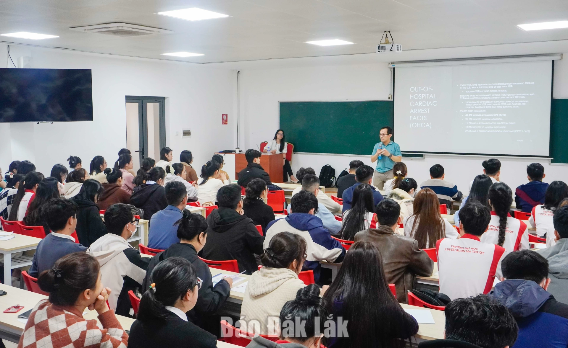 Trường Đại học Y Dược Buôn Ma Thuột và Trường Đại học Tây Nguyên công bố ngưỡng điểm đầu vào năm 2026 1 Một giờ học lý thuyết của sinh viên Trường Đại học Y Dược Buôn Ma Thuột.
