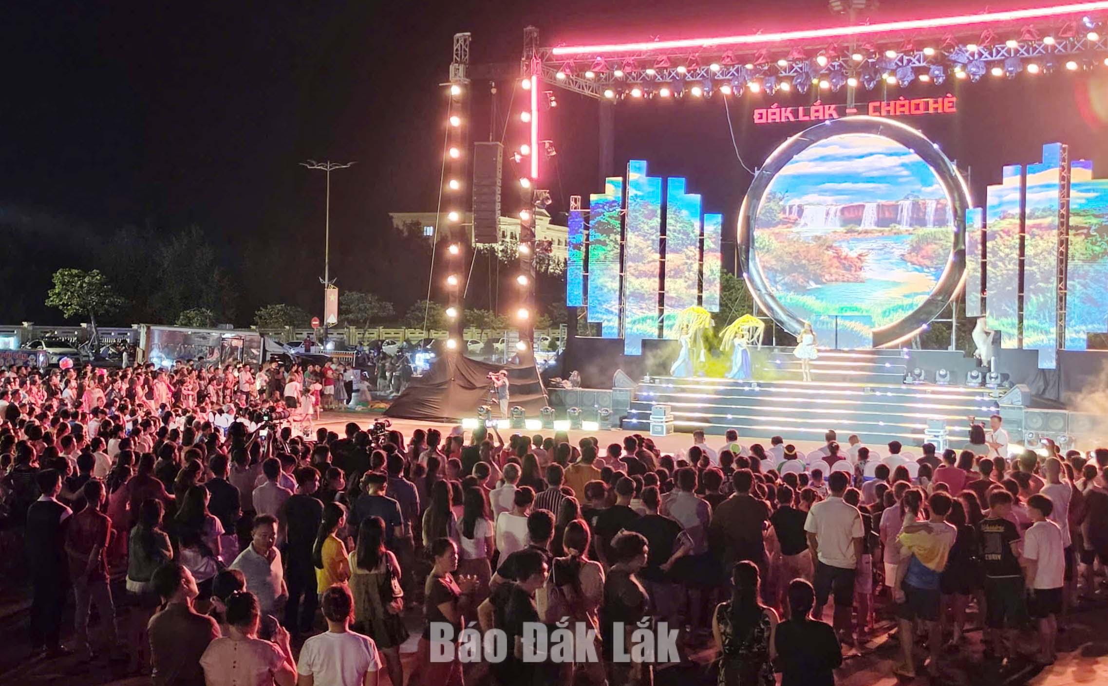 Đắk Lắk chào hè bằng đêm nhạc DJ sôi động 2 Đêm nhạc DJ Đắk Lắk - chào hè thu hút đông đảo người dân và du khách.