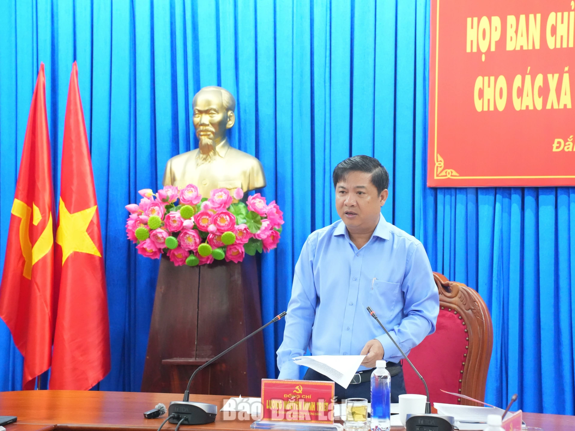 Khẩn trương hoàn thành các trường nội trú vùng biên trước thềm năm học mới 5 Đồng chí Lương Nguyễn Minh Triết, Ủy viên Trung ương Đảng, Bí thư Tỉnh ủy, Trưởng Đoàn ĐBQH tỉnh, Trưởng Ban Chỉ đạo về đầu tư xây dựng trường học cho các xã biên giới tỉnh Đắk Lắk chủ trì cuộc họp.