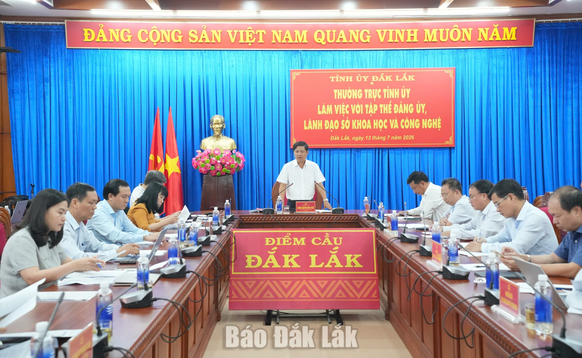 Đẩy nhanh chuyển đổi số, phát huy vai trò động lực của khoa học, công nghệ 1 Quang cảnh buổi làm việc.