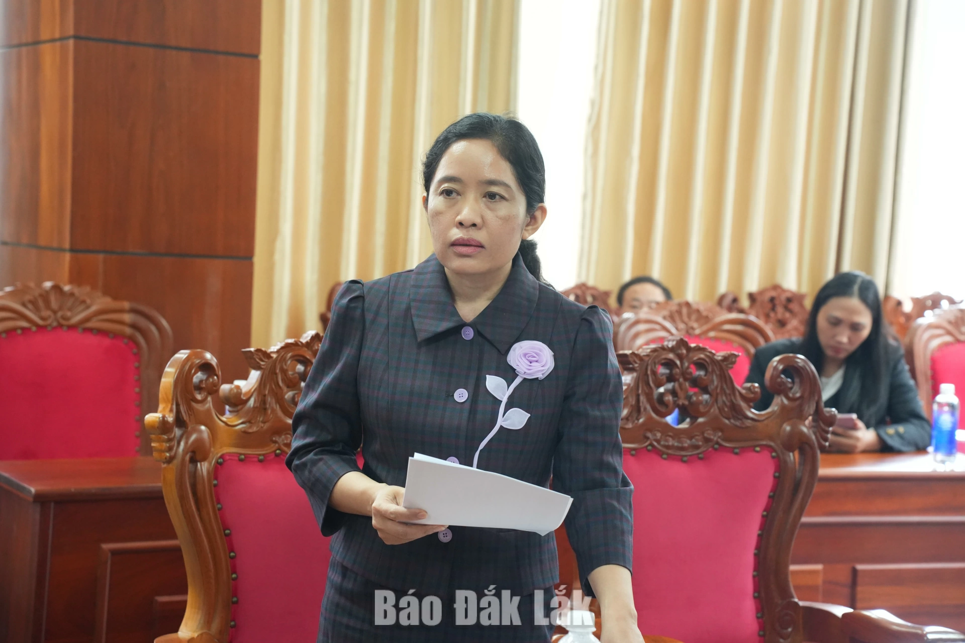 Giám đốc Sở GD&ĐT Lê Thị Thanh Xuân báo cáo việc triển khai sắp xếp các cơ sở giáo dục trên địa bàn tỉnh.