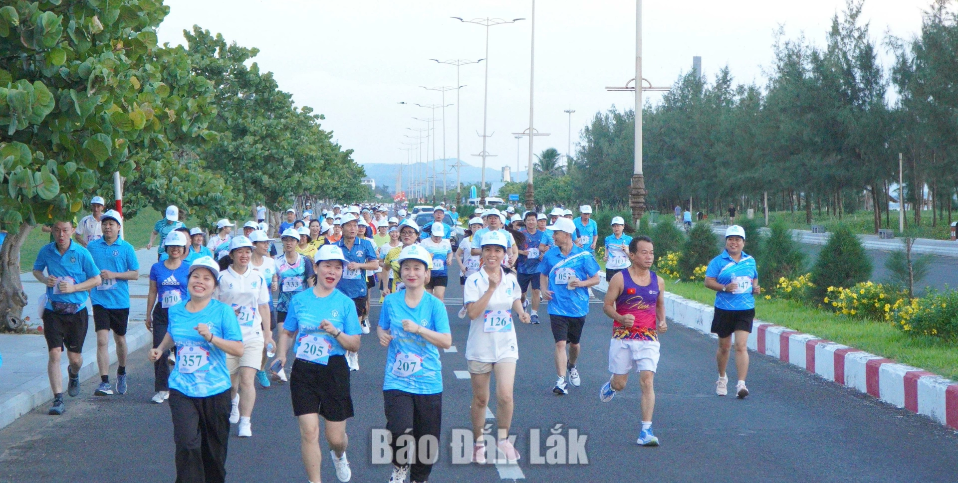 500 VĐV tham gia Giải chạy "Mỗi bước chân - vì an sinh xã hội" năm 2026 2 Giải chạy thu hút sự quan tâm của nhiều người tại phường Tuy Hòa, tỉnh Đắk Lắk