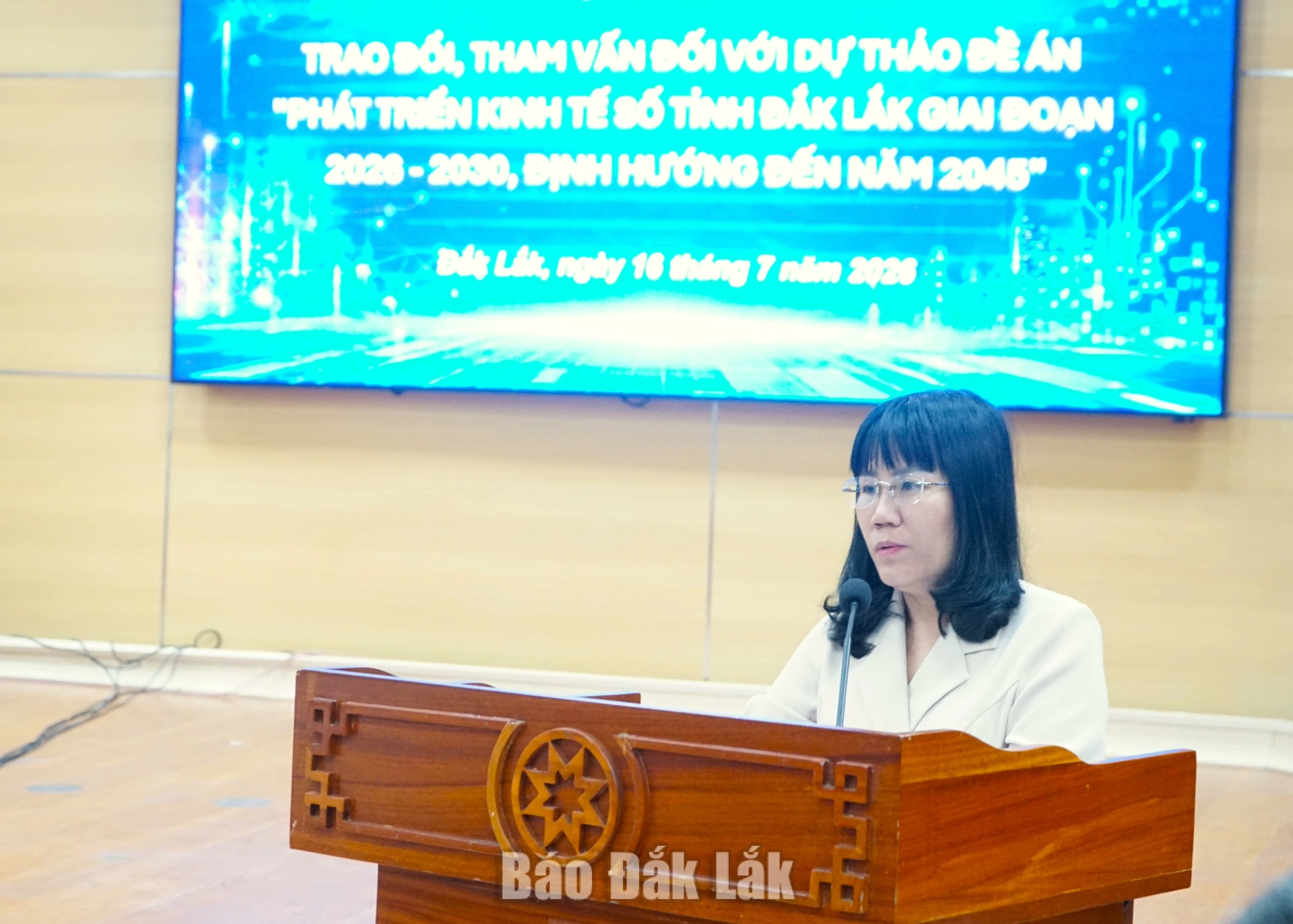 Lấy ý kiến góp ý dự thảo Đề án “Phát triển kinh tế số tỉnh Đắk Lắk giai đoạn 2026 - 2030, định hướng đến năm 2045” 5 Phó Chủ tịch Thường trực UBND tỉnh Hồ Thị Nguyên Thảo phát biểu chỉ đạo tại hội thảo