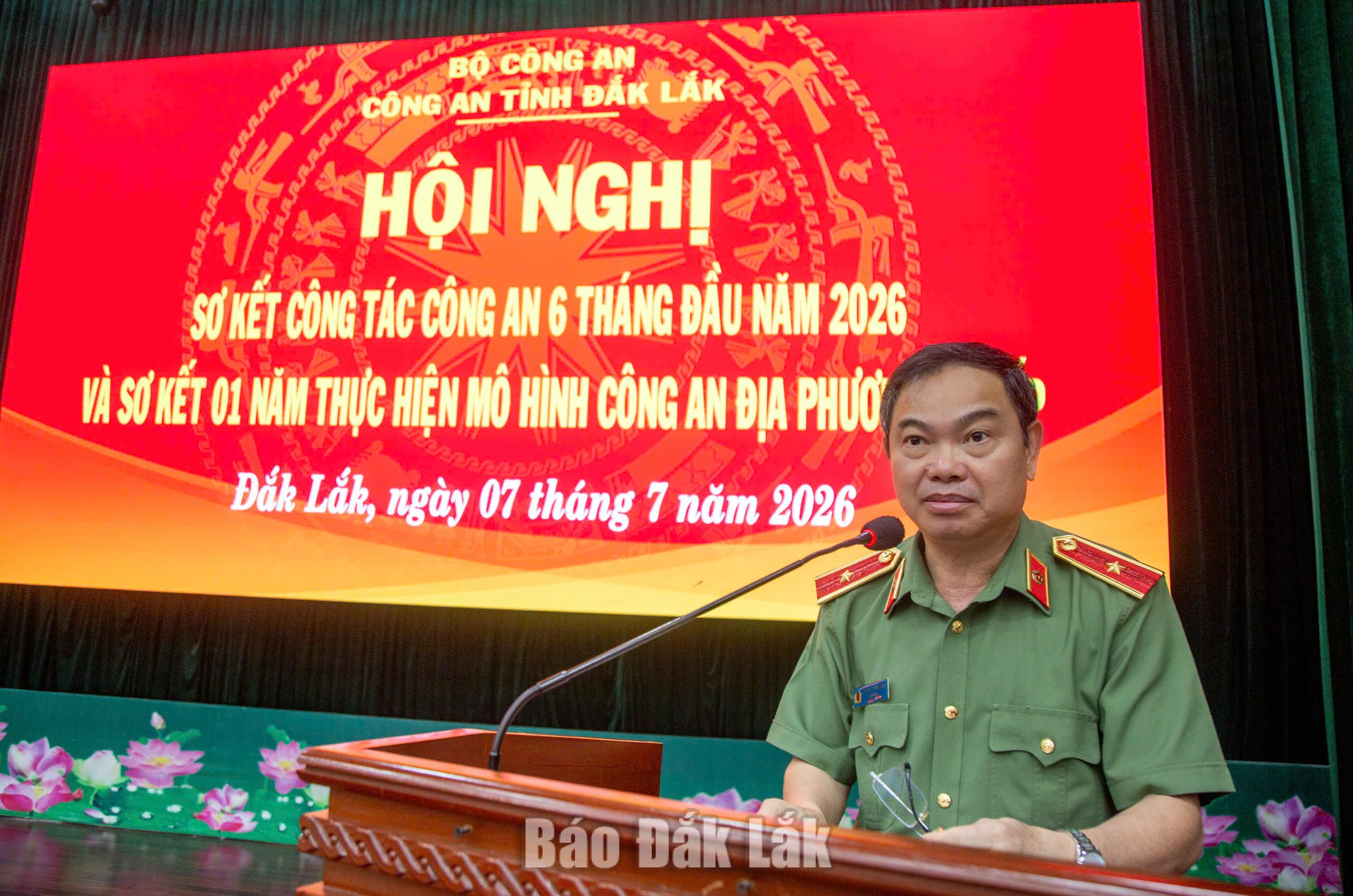 Công an Đắk Lắk: Triển khai đồng bộ các giải pháp bảo đảm an ninh, trật tự, phục vụ hiệu quả nhiệm vụ phát triển kinh tế - xã hội 2 Thiếu tướng Phan Thanh Tám, Ủy viên Ban Thường vụ Tỉnh ủy, Giám đốc Công an tỉnh phát biểu tại hội nghị.