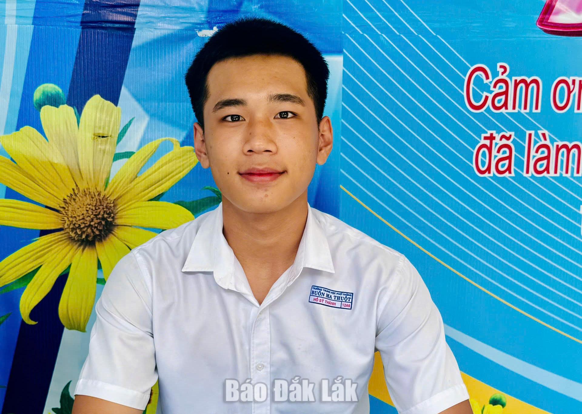 Hai thủ khoa A00, A01 chung một khát vọng cống hiến 1 Em