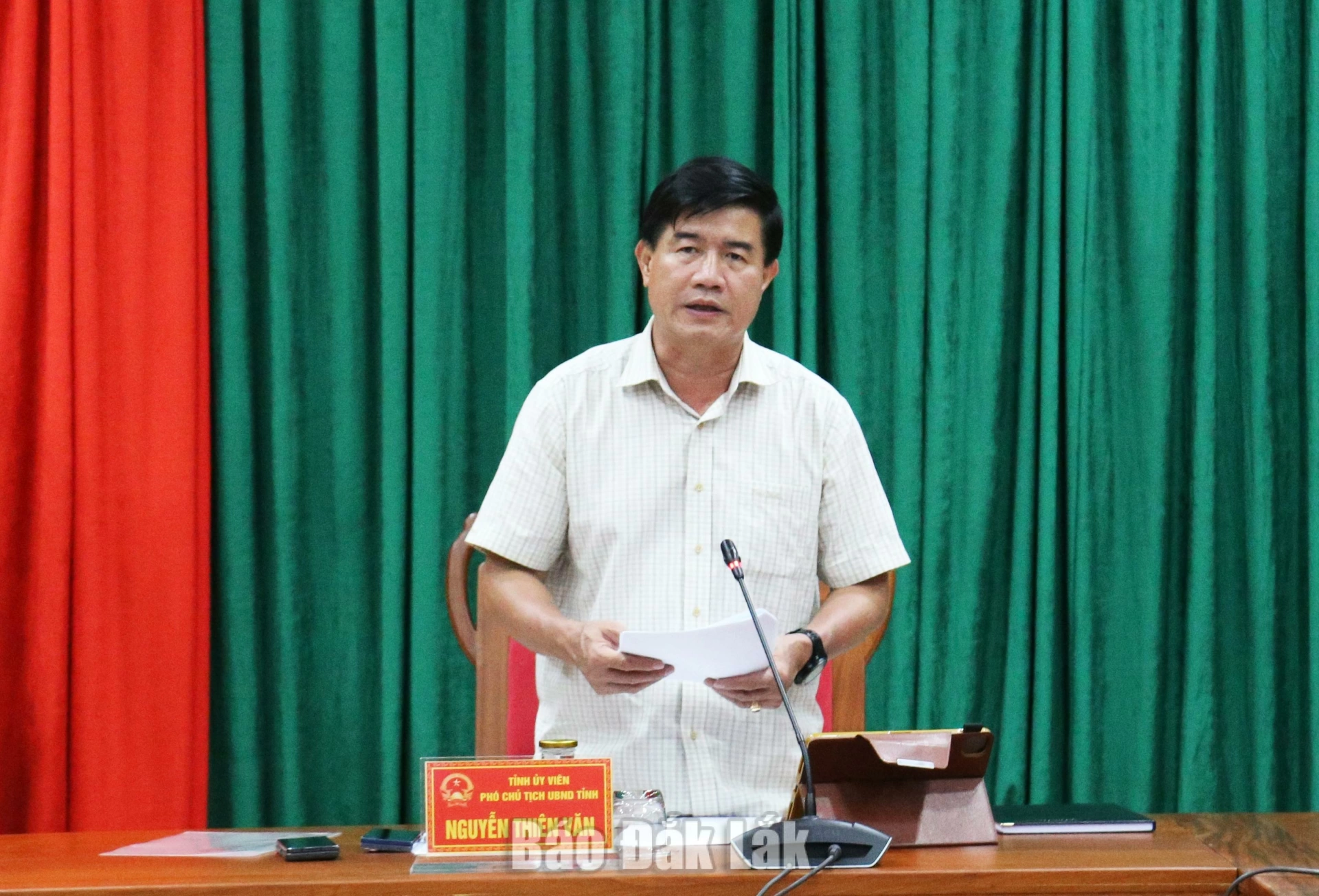 Thực hiện sắp xếp mạng lưới trường, lớp, hoàn thành phương án tổng thể ngày 20/7 1 Phó Chủ tịch UBND tỉnh Nguyễn Thiên Văn chủ trì cuộc họp.