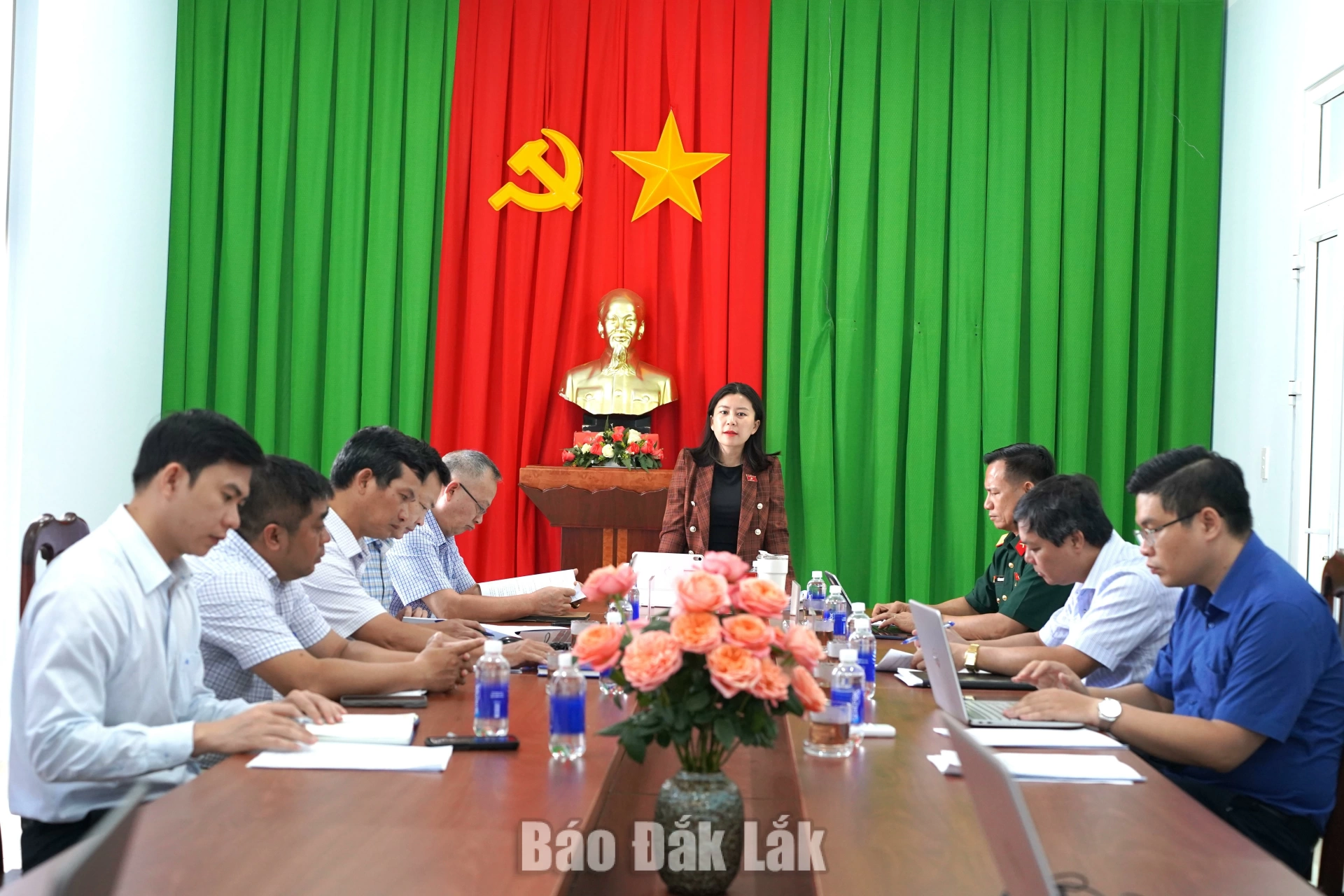 Đoàn ĐBQH tỉnh khảo sát việc thực hiện Luật Đất đai tại phường Tân An 4 Đồng chí Lê Đào An Xuân, Tỉnh ủy viên, Phó Trưởng đoàn chuyên trách Đoàn ĐBQH tỉnh phát biểu kết luận.