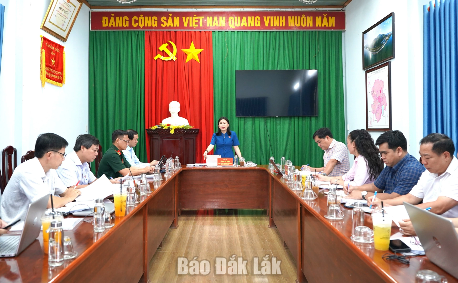 Đoàn ĐBQH tỉnh khảo sát việc thực hiện Luật Đất đai tại xã Cuôr Đăng 3 Đồng chí Lê Đào An Xuân, Tỉnh ủy viên, Phó Trưởng đoàn chuyên trách Đoàn ĐBQH tỉnh phát biểu kết luận buổi làm việc.