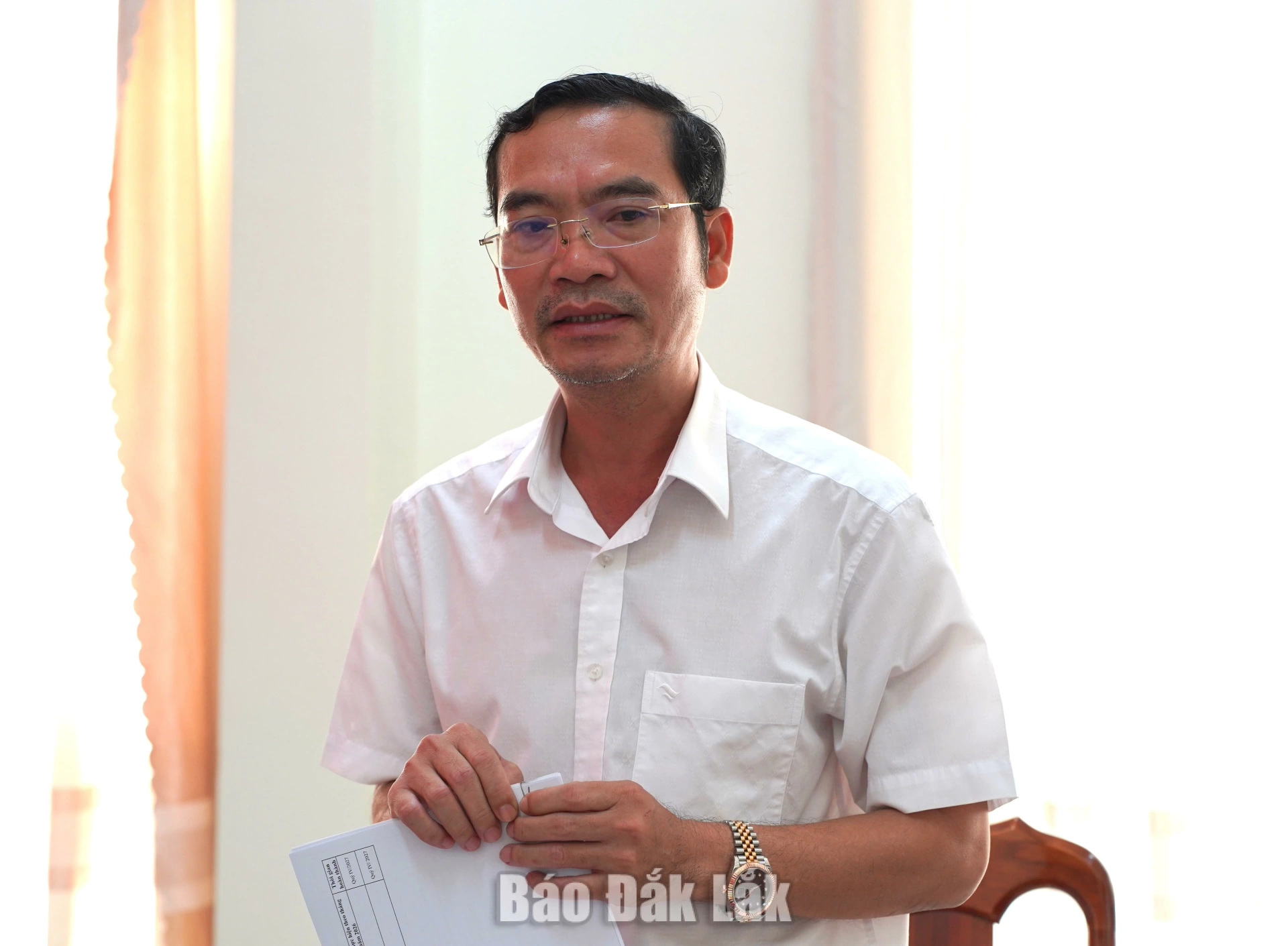 Khảo sát tình hình triển khai thực hiện Luật Đất đai tại Trung tâm Phát triển quỹ đất tỉnh 2 Giám đốc Trung tâm Phát triển quỹ đất tỉnh Vũ Thanh Hưng báo cáo một số nội dung liên quan.