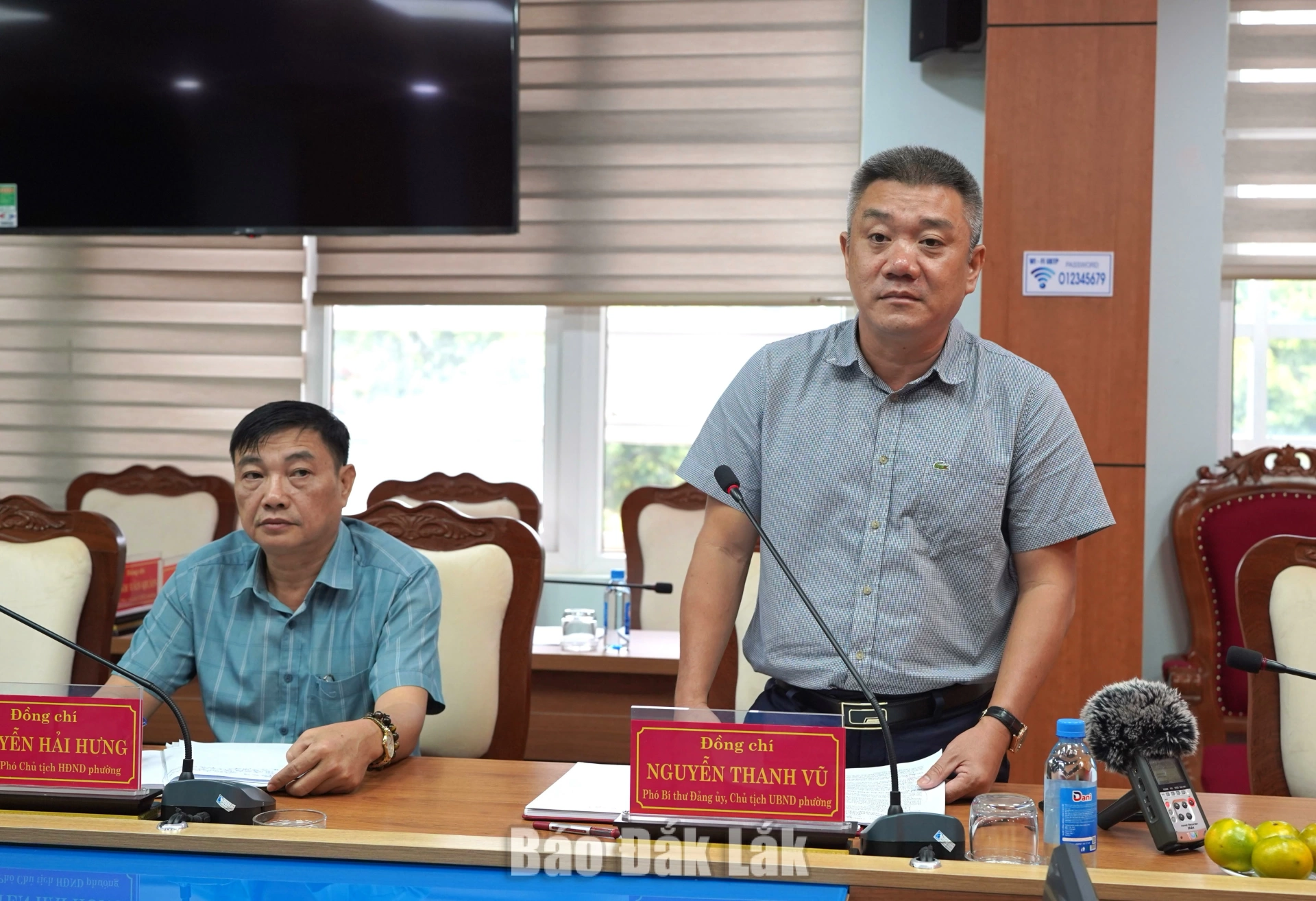 Phó Bí thư Đảng ủy, Chủ tịch HĐND phường Buôn Ma Thuột Nguyễn Thanh Vũ báo cáo thêm một số nội dung liên quan.