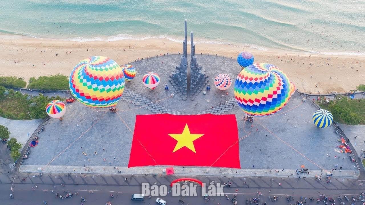 Tổ chức giải chạy “Đón bình minh trên biển” vào dịp 2/9 1 Tháp Nghinh phong nơi tổ chức sự kiện giải chạy.