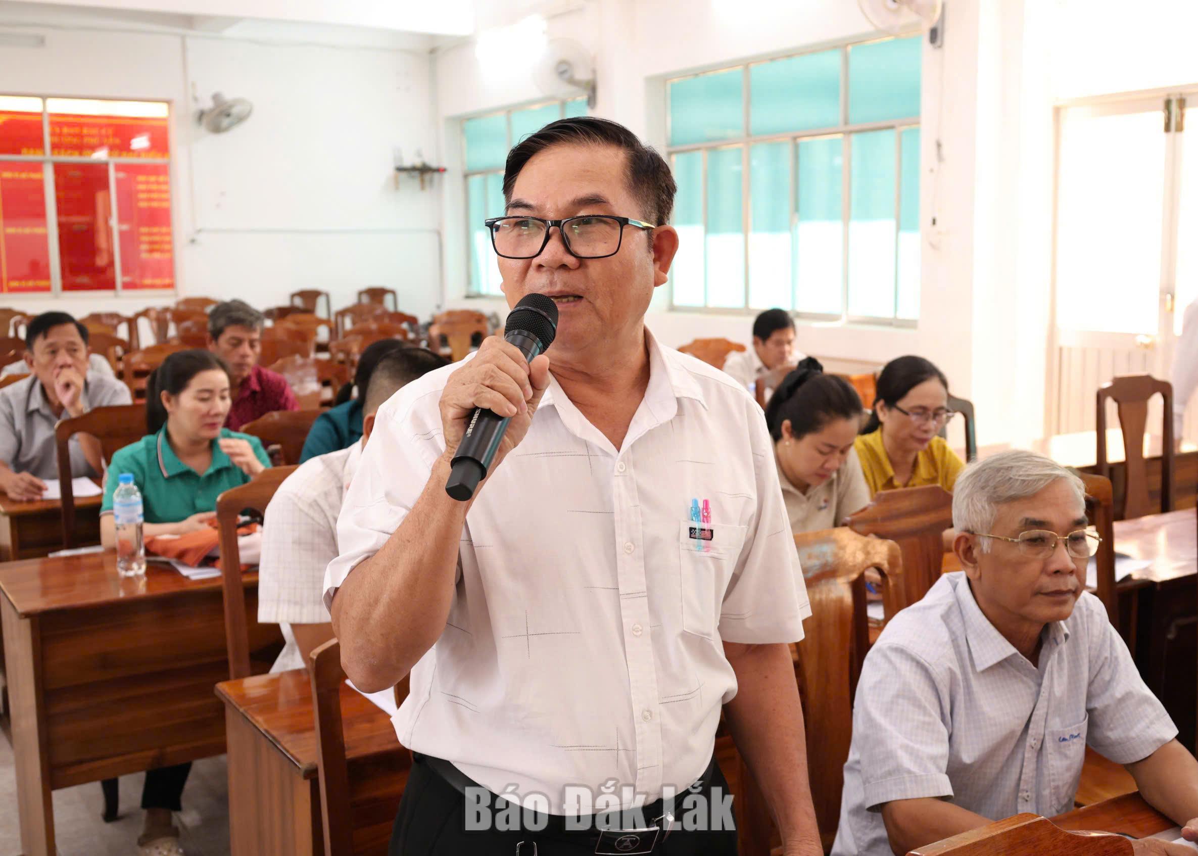 Phường Phú Yên tổng kết thực hiện các luật về quốc phòng, an ninh 2 Đai biểu đóng góp ý kiến đề xuất sửa đổi một số quy định cho phù hợp với tình hình thực tế.