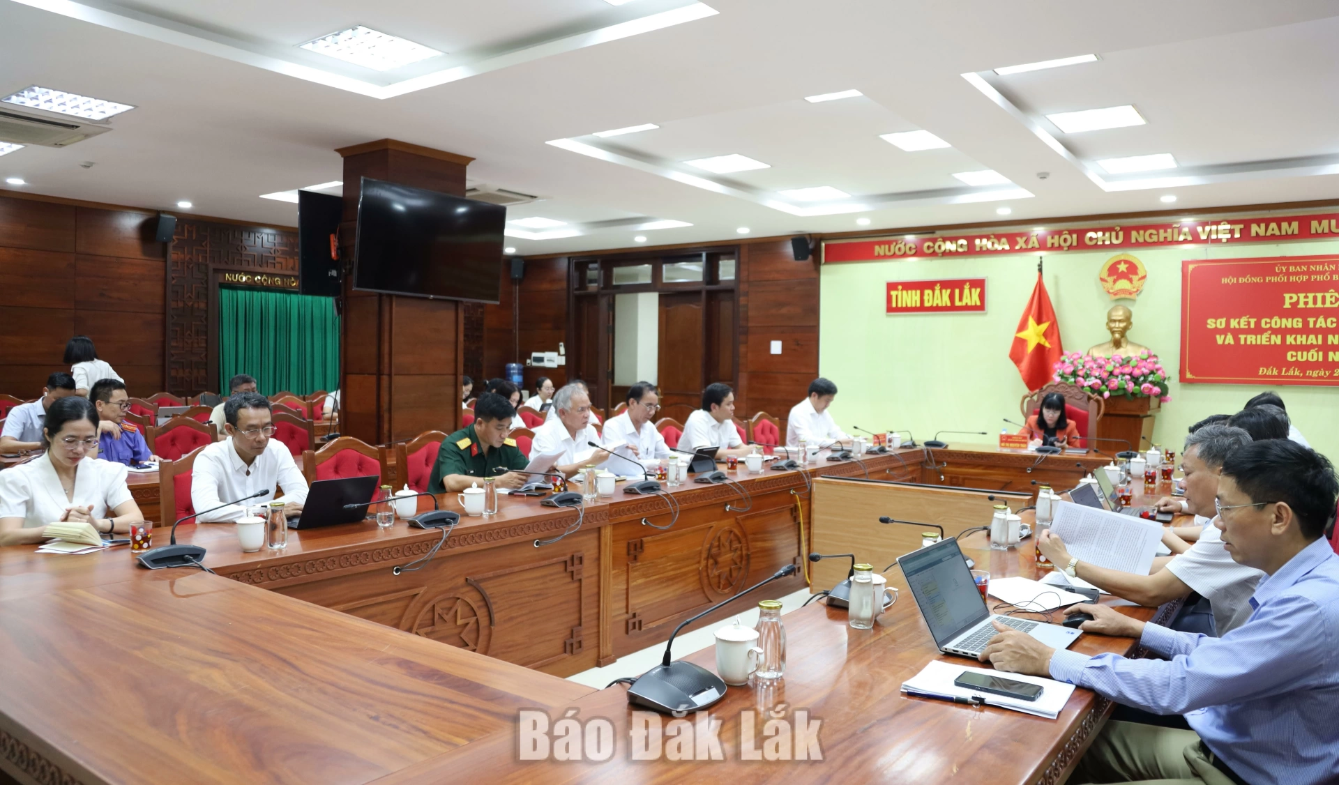 Nâng cao hiệu quả phổ biến, giáo dục pháp luật, hướng mạnh về cơ sở 3 Toàn cảnh phiên họp.