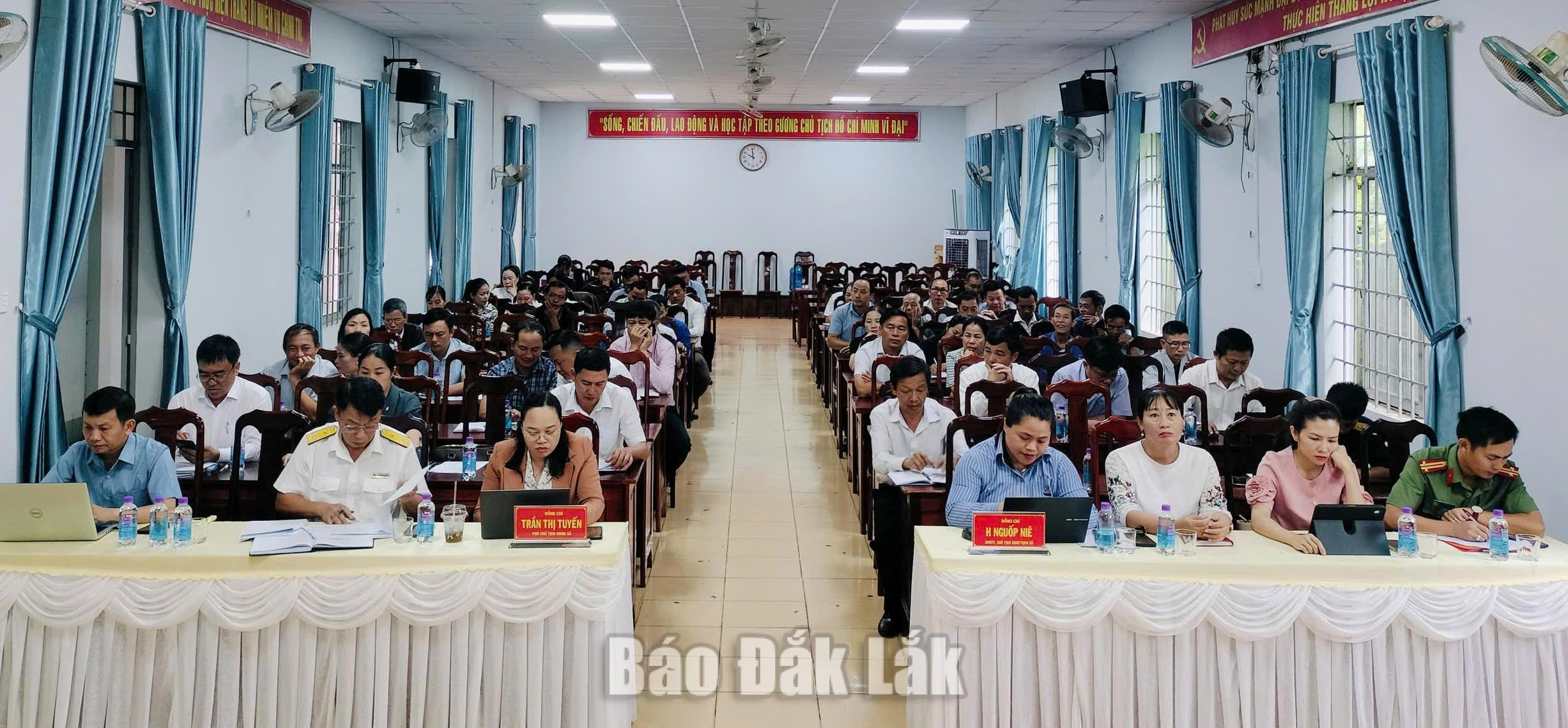 Các đại biểu tham dự hội nghị.