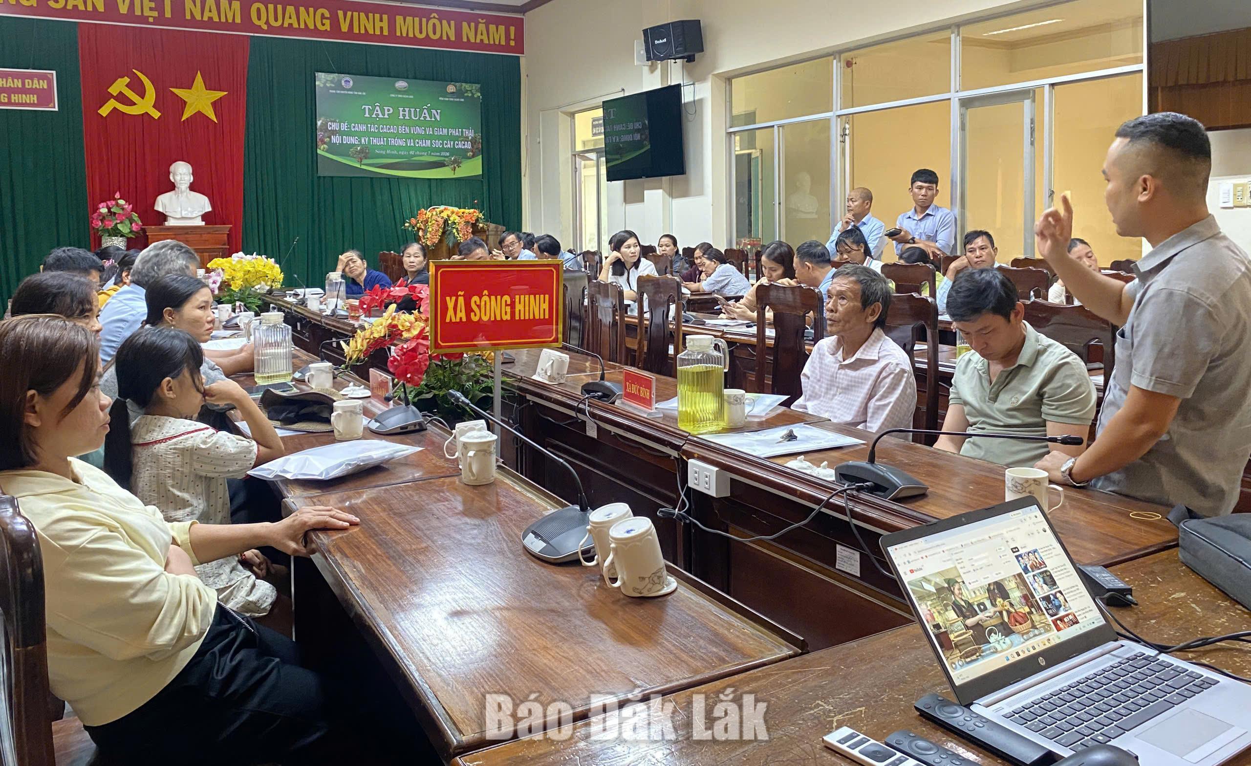 UBND xã Sông Hinh tổ chức lớp tập huấn chuyên đề “Canh tác ca cao bền vững và giảm phát thải”
