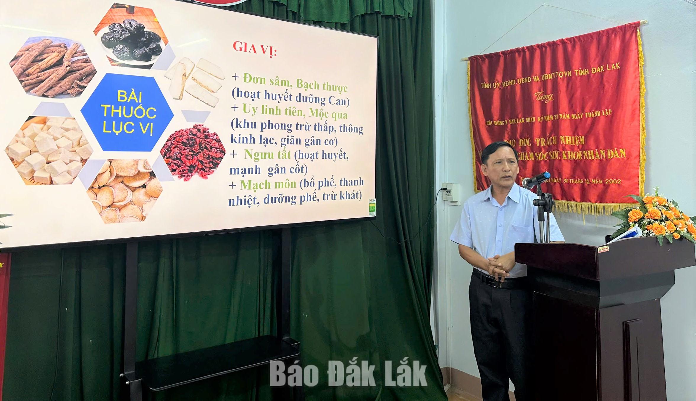 Đại biểu chia sẻ bài thuốc đông y trong điều trị bệnh.