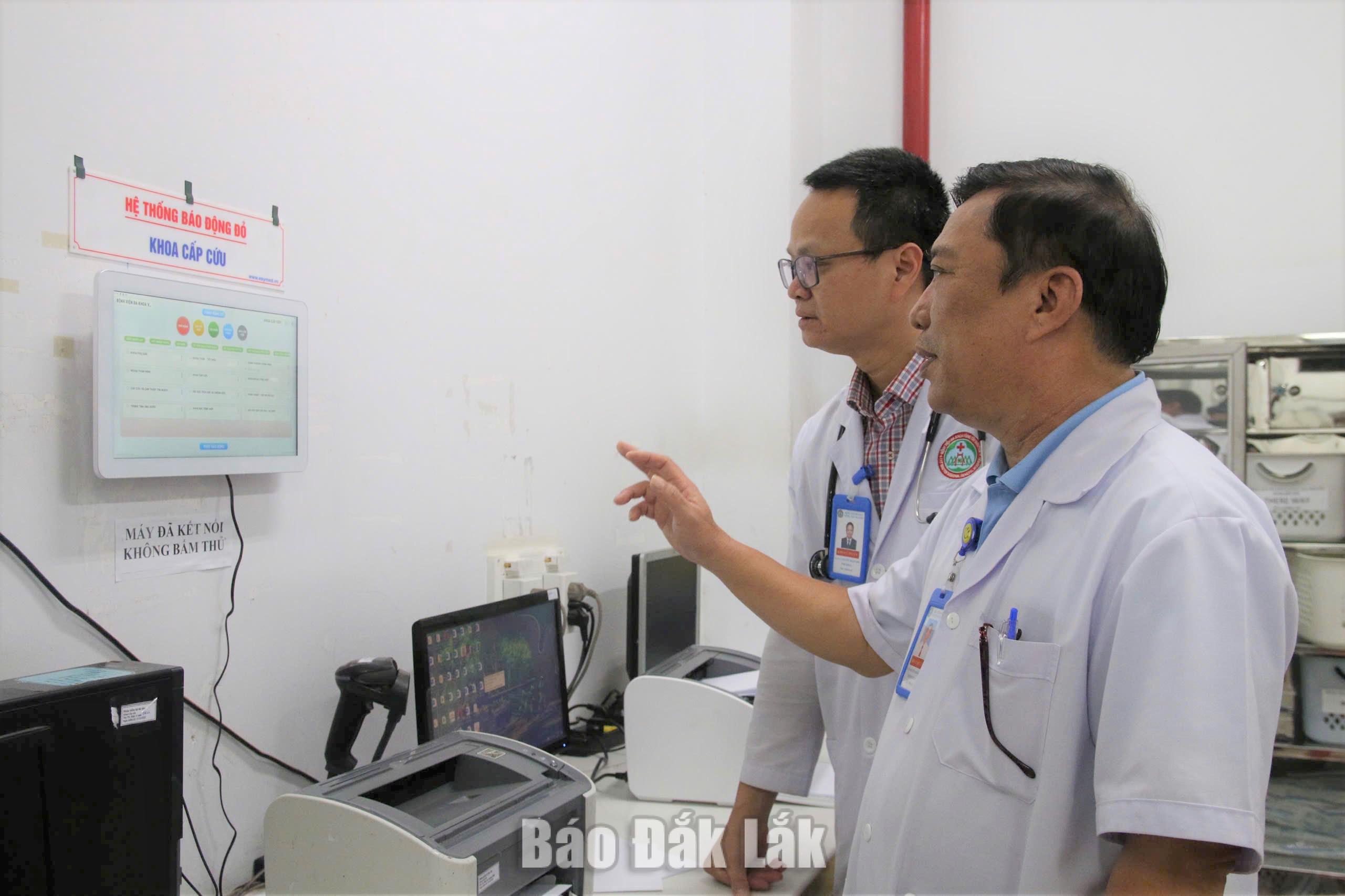 Khoa Cấp cứu, Bệnh viện Đa khoa vùng Tây Nguyên sẵn sàng nhân lực, trang thiết bị, chủ động kích hoạt quy trình báo động đỏ nội viện khi có tình huống cấp cứu nặng, nguy kịch. 