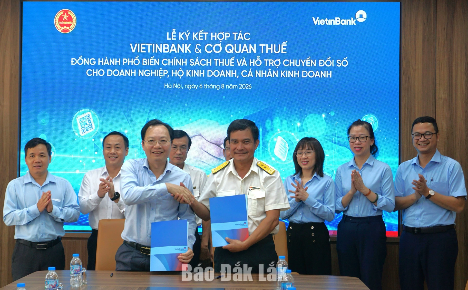 Vietinbank Chi nhánh Đắk Lắk đã ký kết với Thuế tỉnh Đắk Lắk đồng hành phổ biến chính sách thuế và hỗ trợ chuyển đổi số cho doanh nghiệp, hộ kinh doanh, cá nhân kinh doanh.