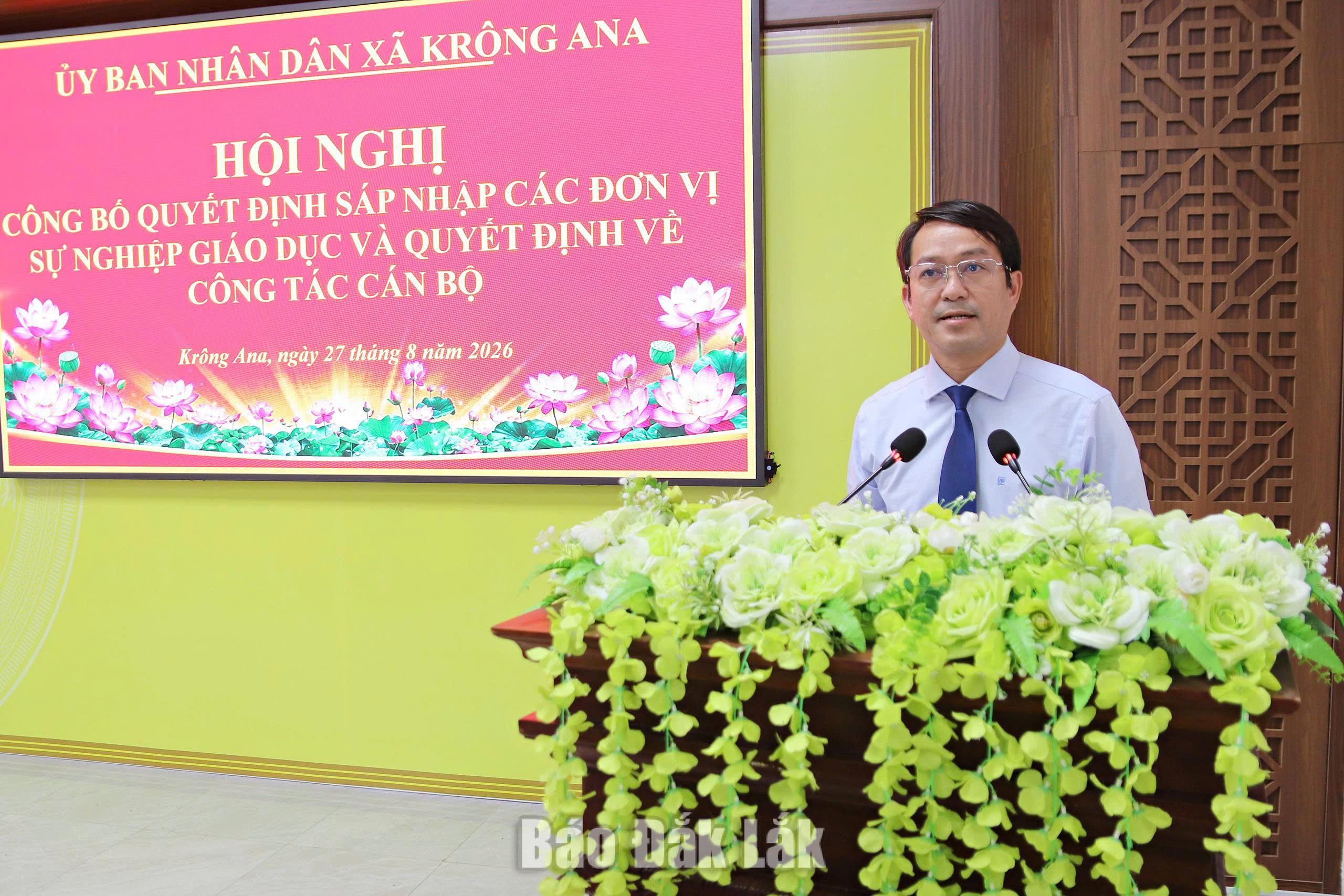Phó Bí thư Đảng ủy, Chủ tịch HĐND xã Nguyễn Minh Chí phát biểu tại hội nghị.