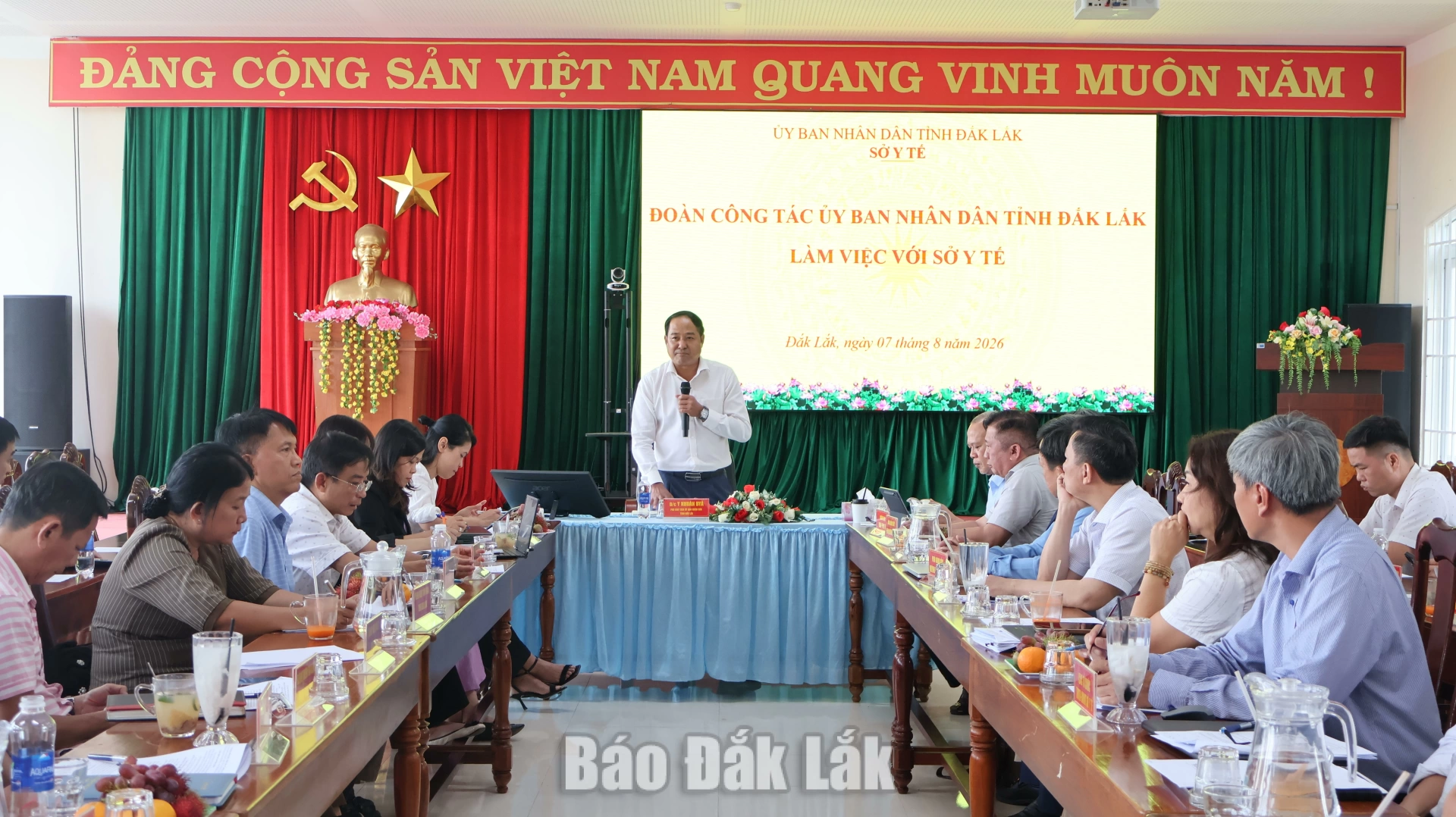 Phó Chủ tịch UBND tỉnh Y Nhuân Byă làm việc với Sở Y tế 1 Phó Chủ tịch UBND tỉnh Y Nhuân B ya phát biểu tại buổi làm việc.