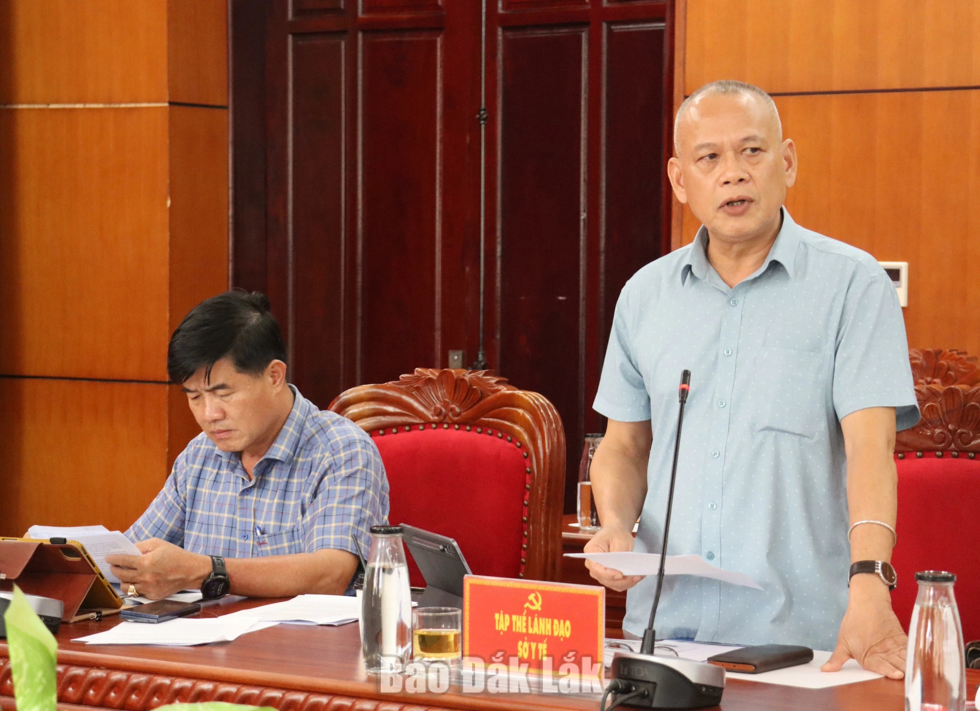 Giám đốc Sở Y tế Nay Phi La nêu một số vấn đề trong quá trình thục hiên chuyển đổi số lĩnh vực y tế.
