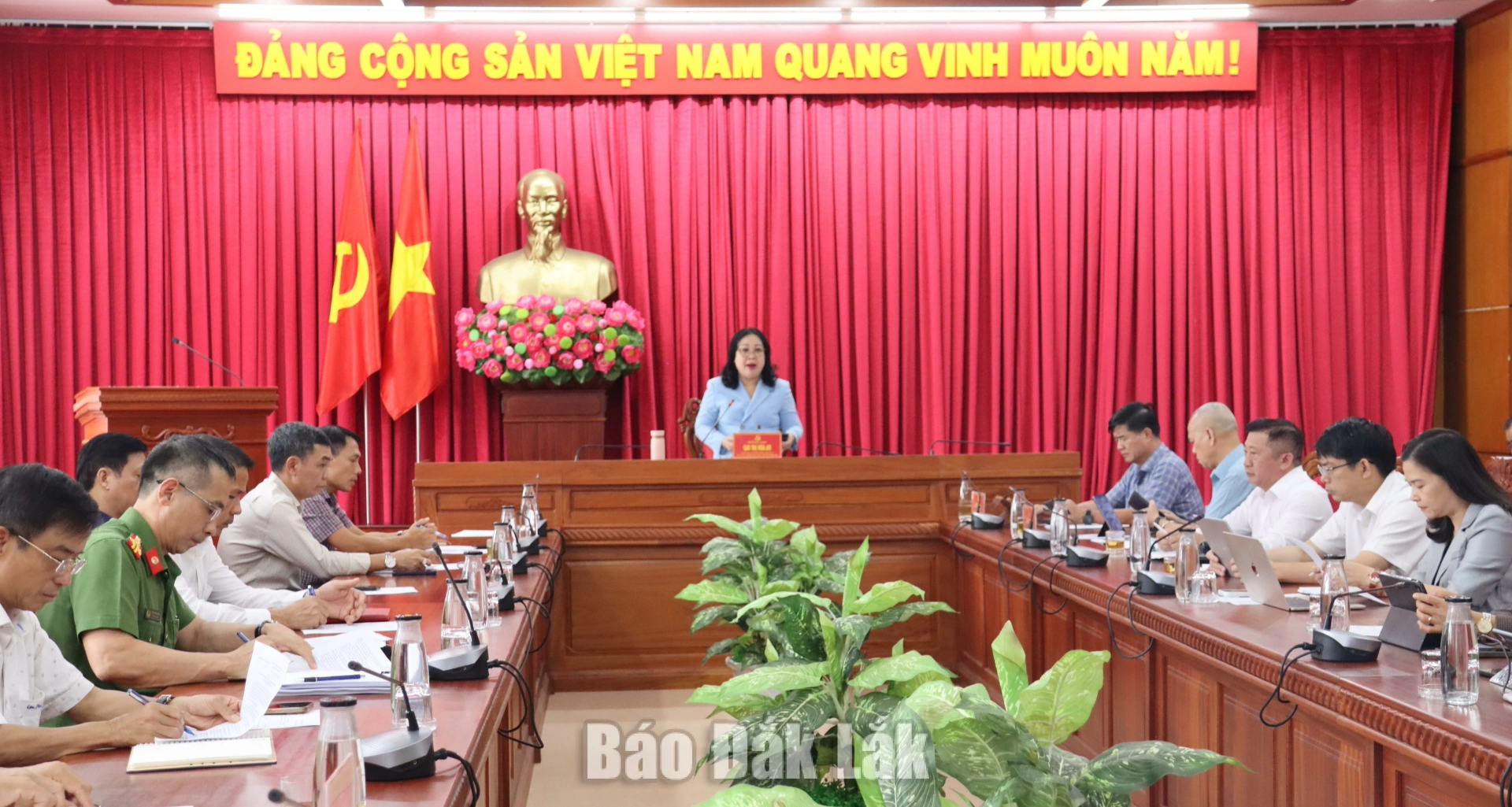 Đại biểu tham dự tại buổi làm việc.