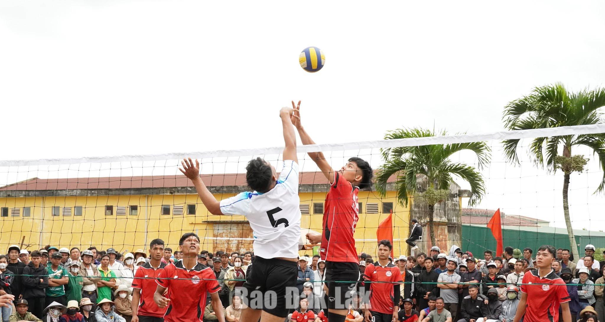 Một trận đấu tại giải.