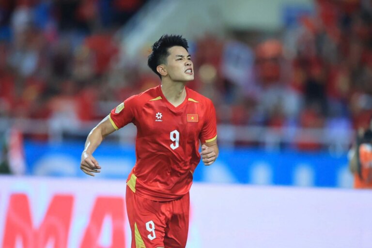 ASEAN Cup: Tuyển Việt Nam đoạt vé vào bán kết với ngôi đầu bảng
