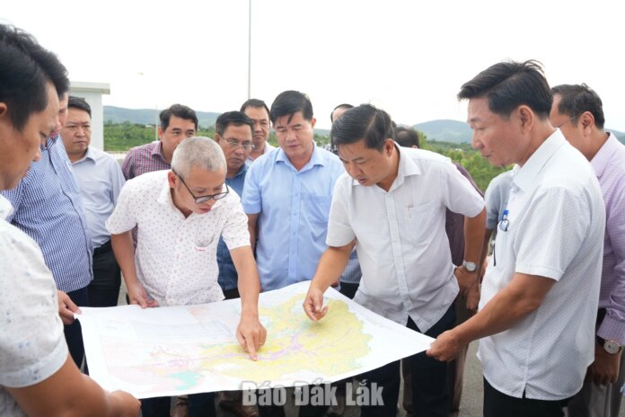 Bí thư Tỉnh ủy Lương Nguyễn Minh Triết kiểm tra các dự án thủy lợi, nông nghiệp trên địa bàn tỉnh