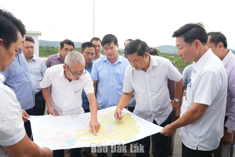 Bí thư Tỉnh ủy Lương Nguyễn Minh Triết kiểm tra các dự án thủy lợi, nông nghiệp trên địa bàn tỉnh