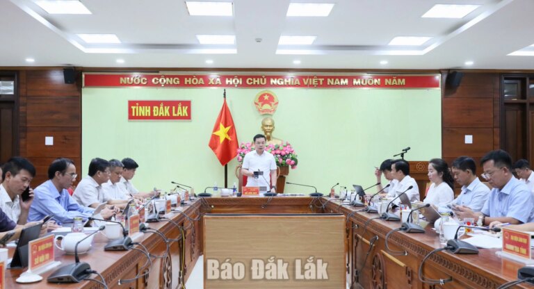 Chủ tịch UBND tỉnh Đỗ Hữu Huy: Chuyển mạnh tư duy từ quản lý sản lượng sang quản lý giá trị gia tăng