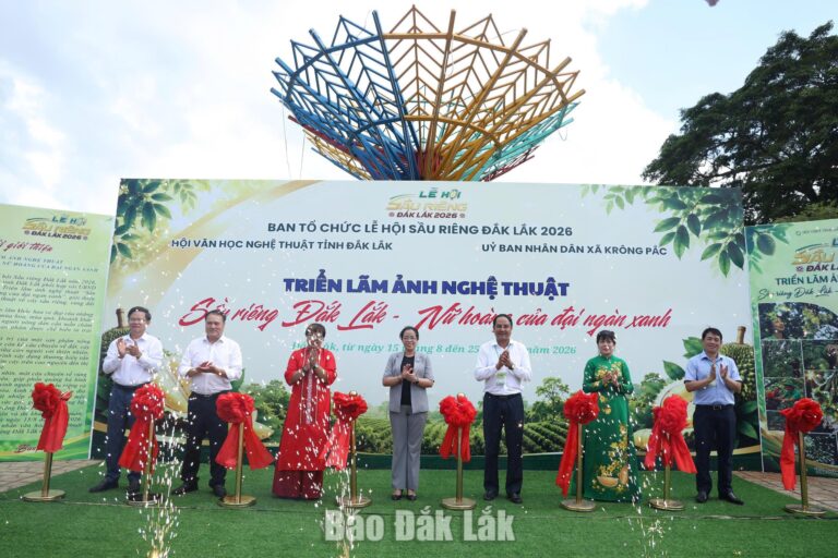 Khai mạc triển lãm ảnh nghệ thuật “Sầu riêng Đắk Lắk – Nữ hoàng của đại ngàn xanh”