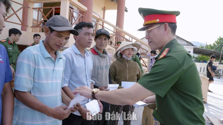 Những cống hiến thầm lặng