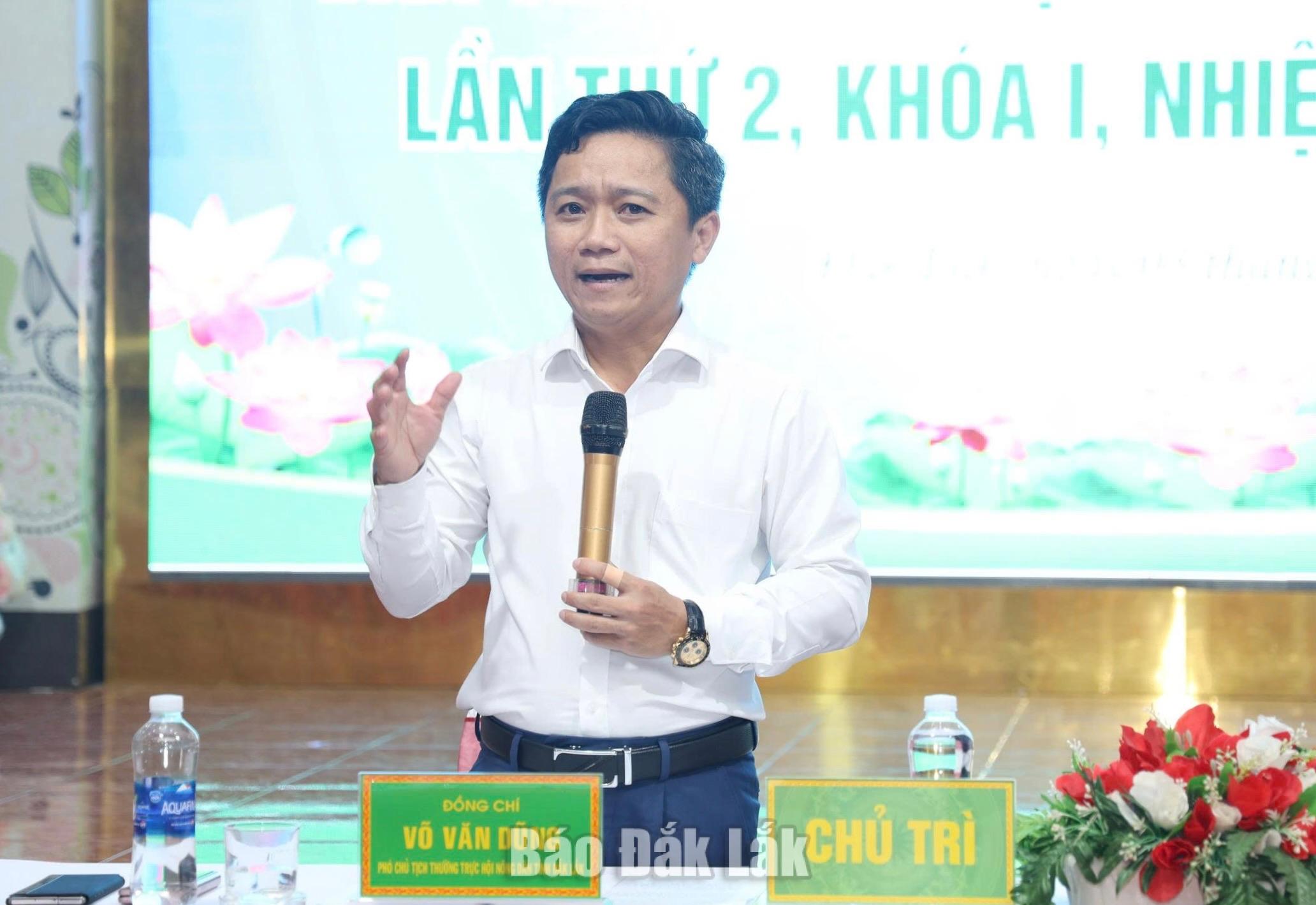 Đẩy mạnh chuyển đổi số trong công tác hội nông dân 1 Phó Chủ tịch Thường trực Hội Nông dân tỉnh Võ Văn Dũng điều hành hội nghị.