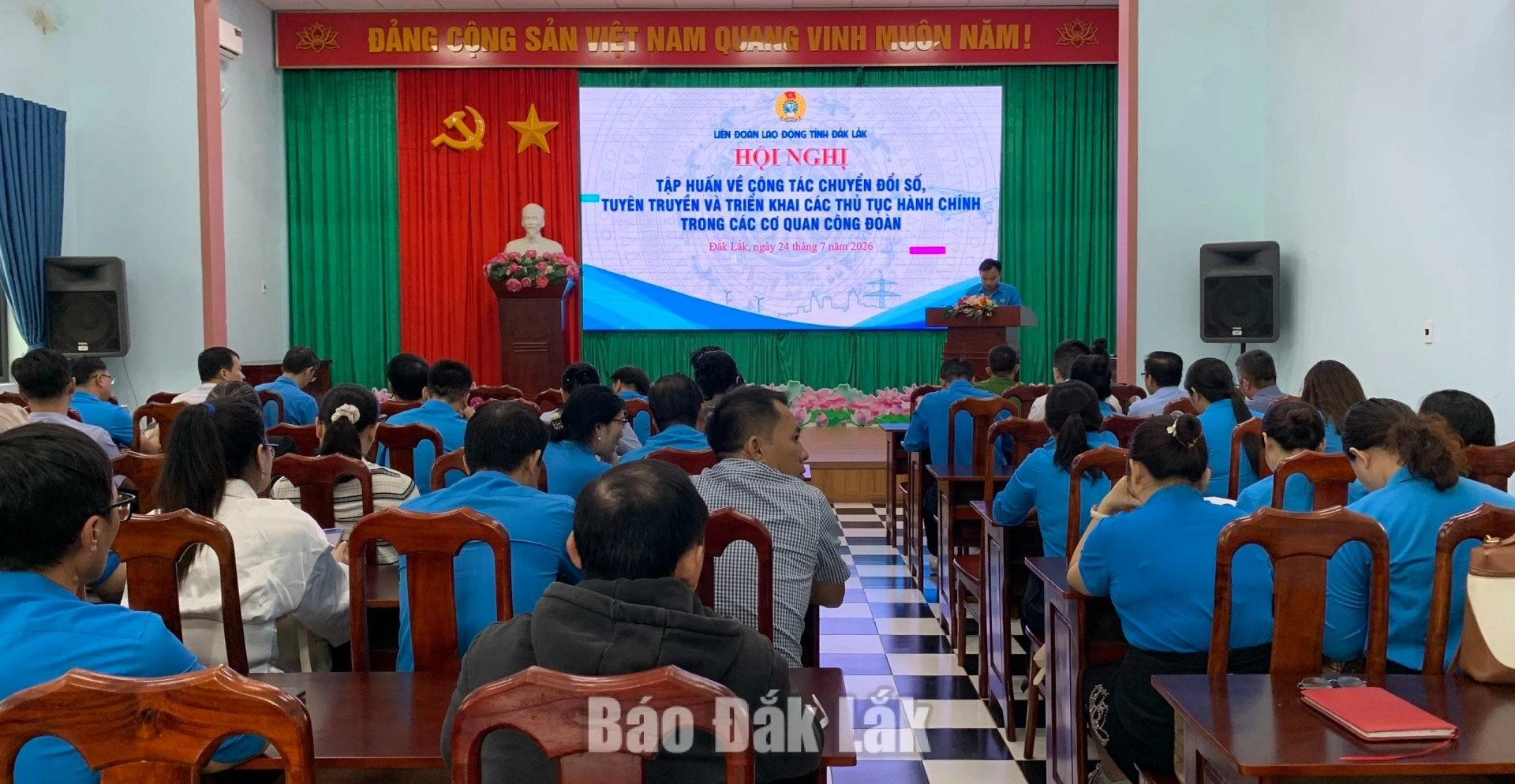 LĐLĐ tỉnh Đắk Lắk tổ chức tập huấn công tác chuyển đổi số trong hoạt động công đoàn.