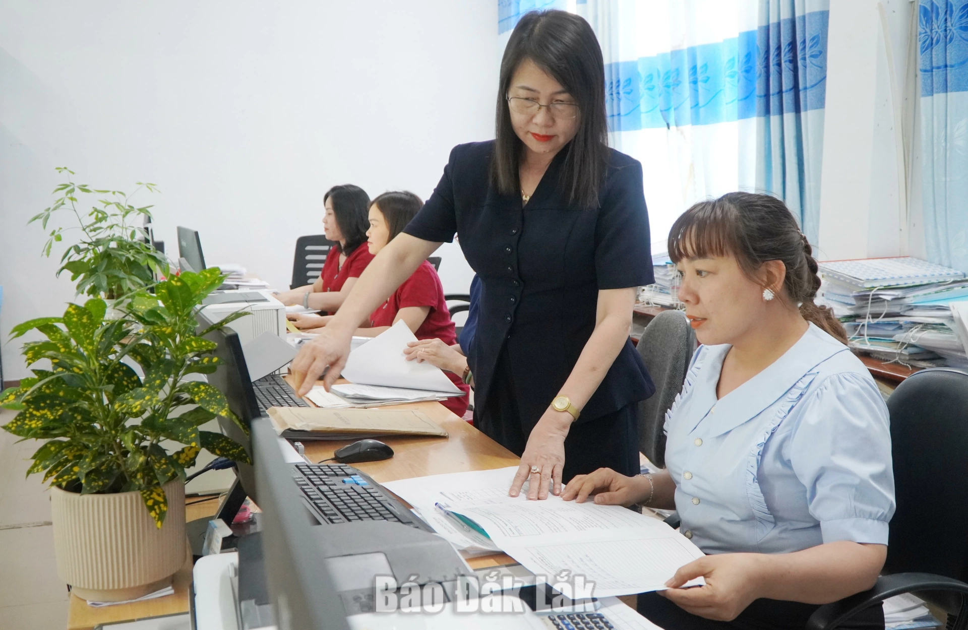 Xã Phú Hòa 1 đẩy mạnh chuyển đổi số công tác xây dựng Đảng 1 Lãnh đạo Đảng ủy xã Phú Hòa 1 kiểm tra công tác rà soát dữ liệu, chuẩn hóa hồ sơ đảng viên trên địa bàn xã.