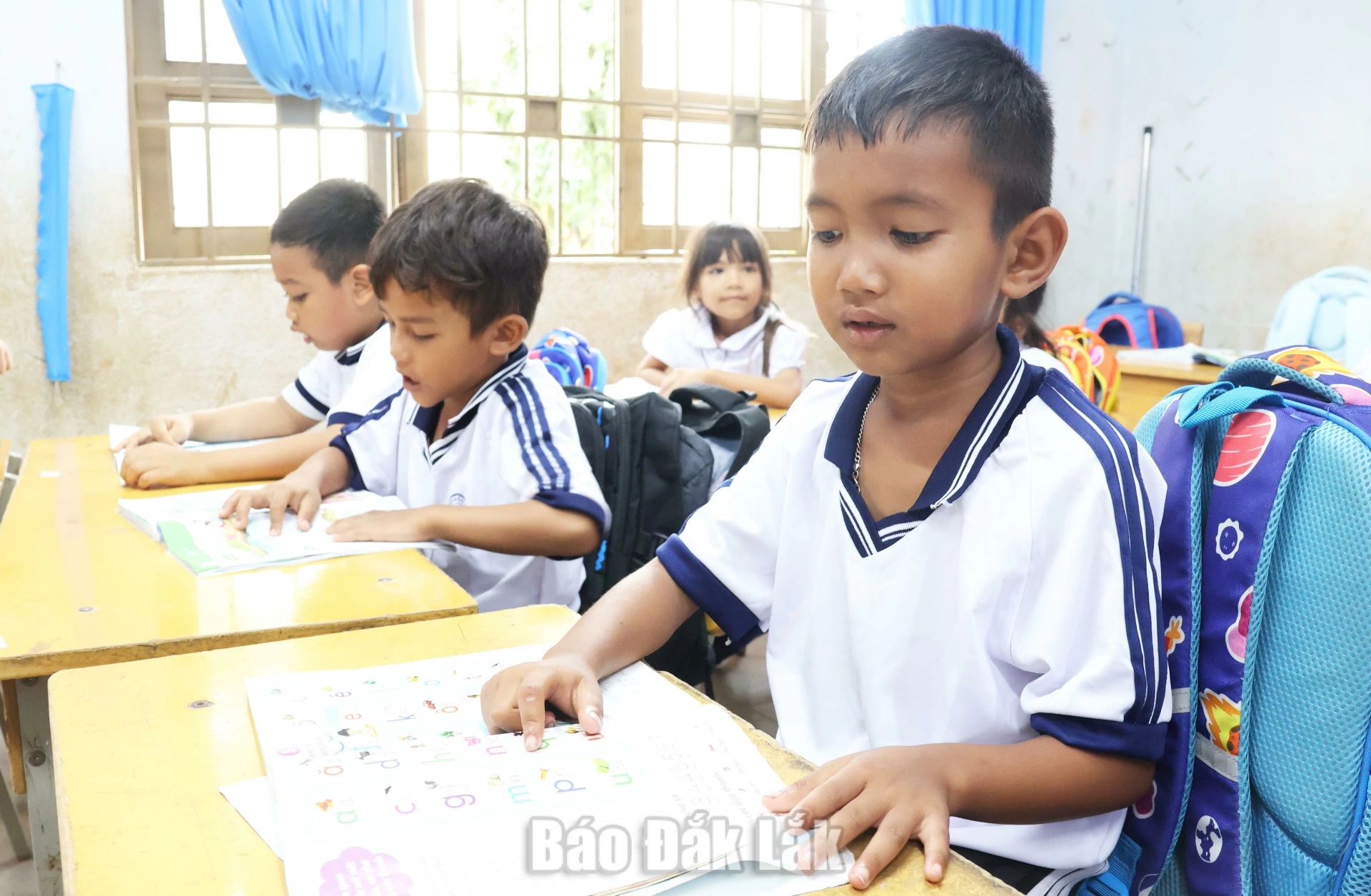 Riêng lớp 1, lớp 9, lớp 12 tựu trường sớm nhất trước 2 tuần so với ngày tổ chức khai giảng vào 5/9 hằng năm.