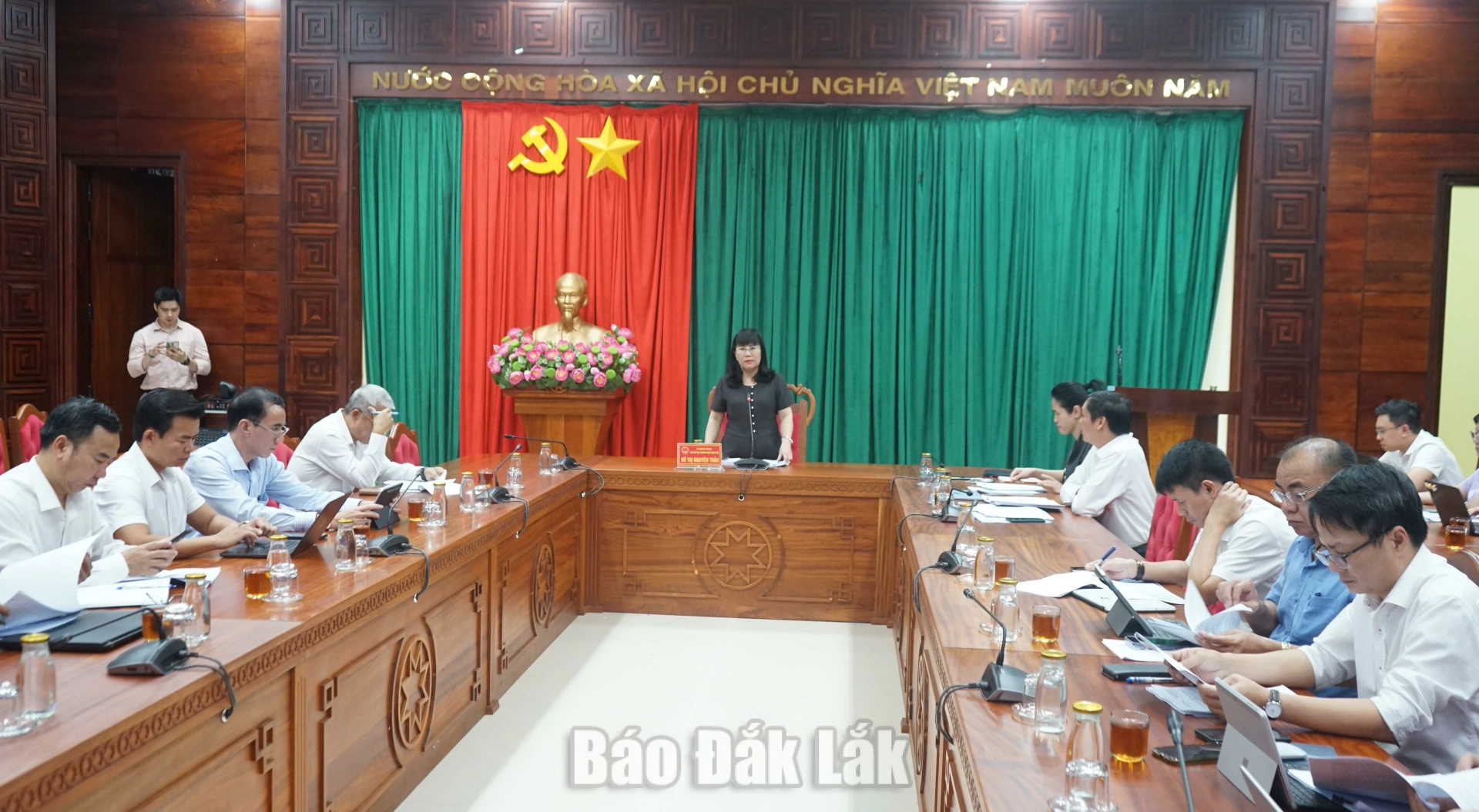 Đại biểu tham dự cuộc họp
