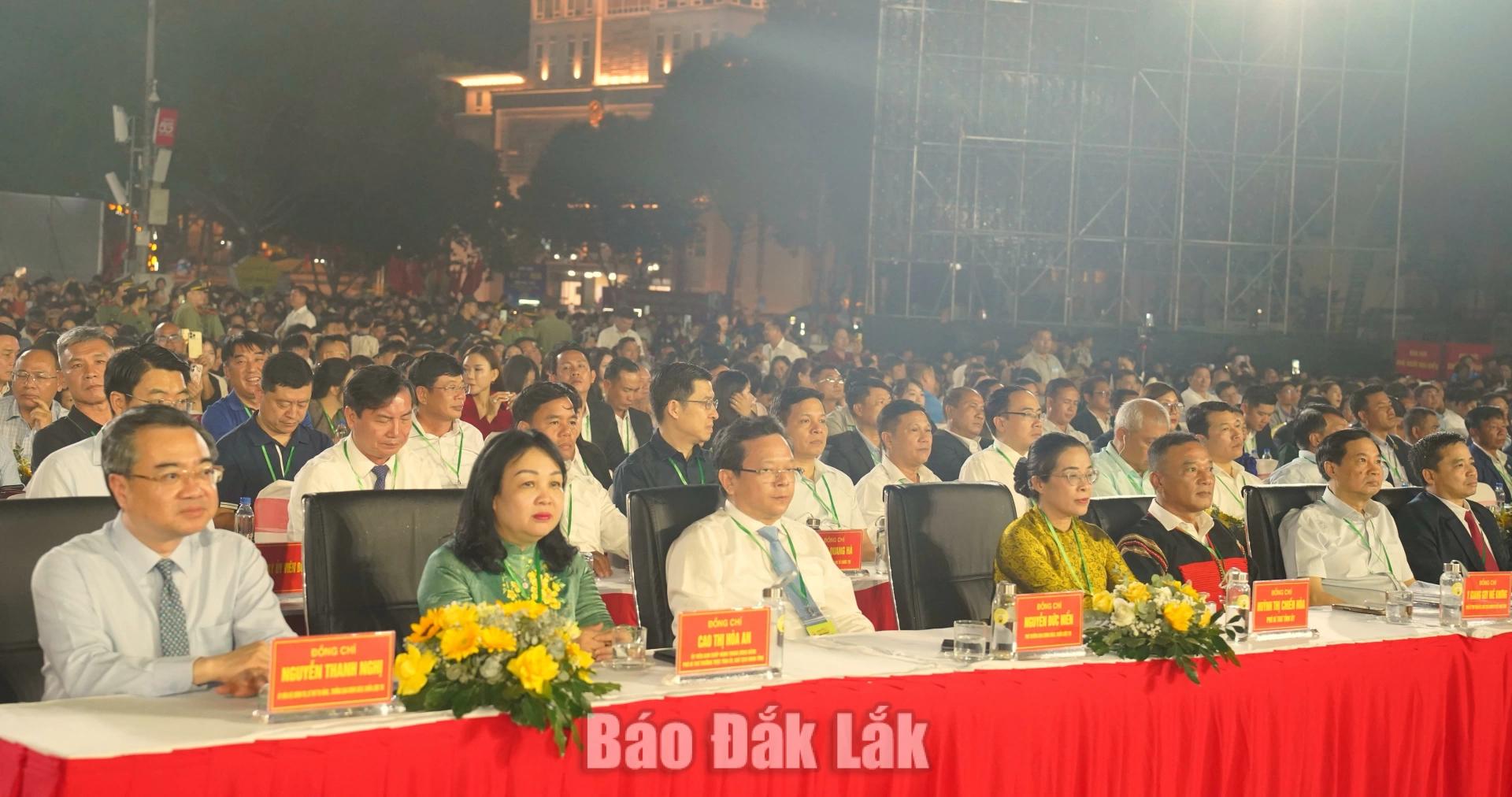 Khai mạc Lễ hội Sầu riêng Đắk Lắk 2026: Từ đại ngàn đến thế giới 3 Các đồng chí lãnh đạo trung ương và tỉnh Đắk Lắk tham dự chương tình khai mạc