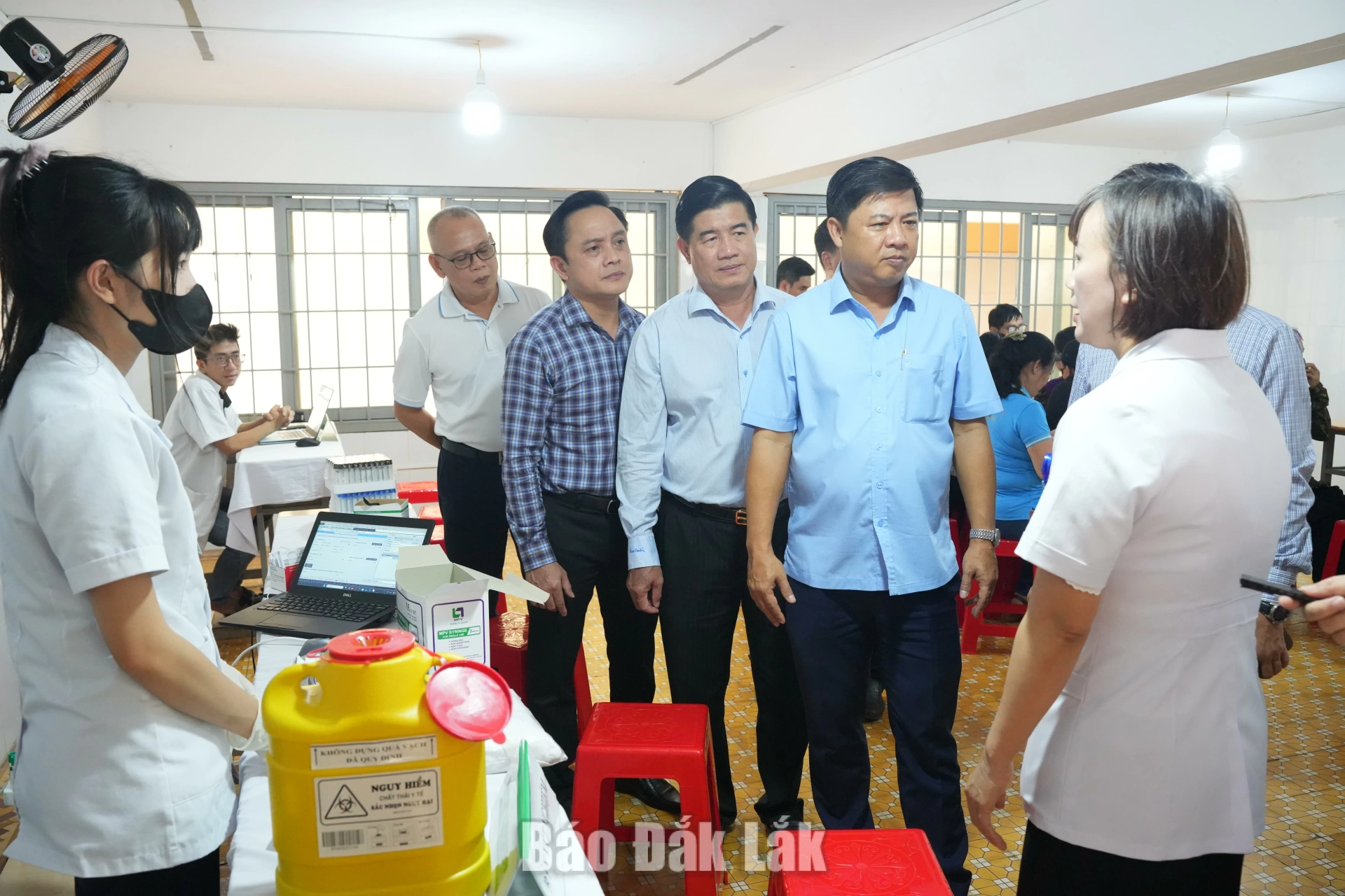 Bí thư Tỉnh ủy Lương Nguyễn Minh Triết khảo sát việc khám sức khỏe toàn dân 3 Bí thư Tỉnh ủy