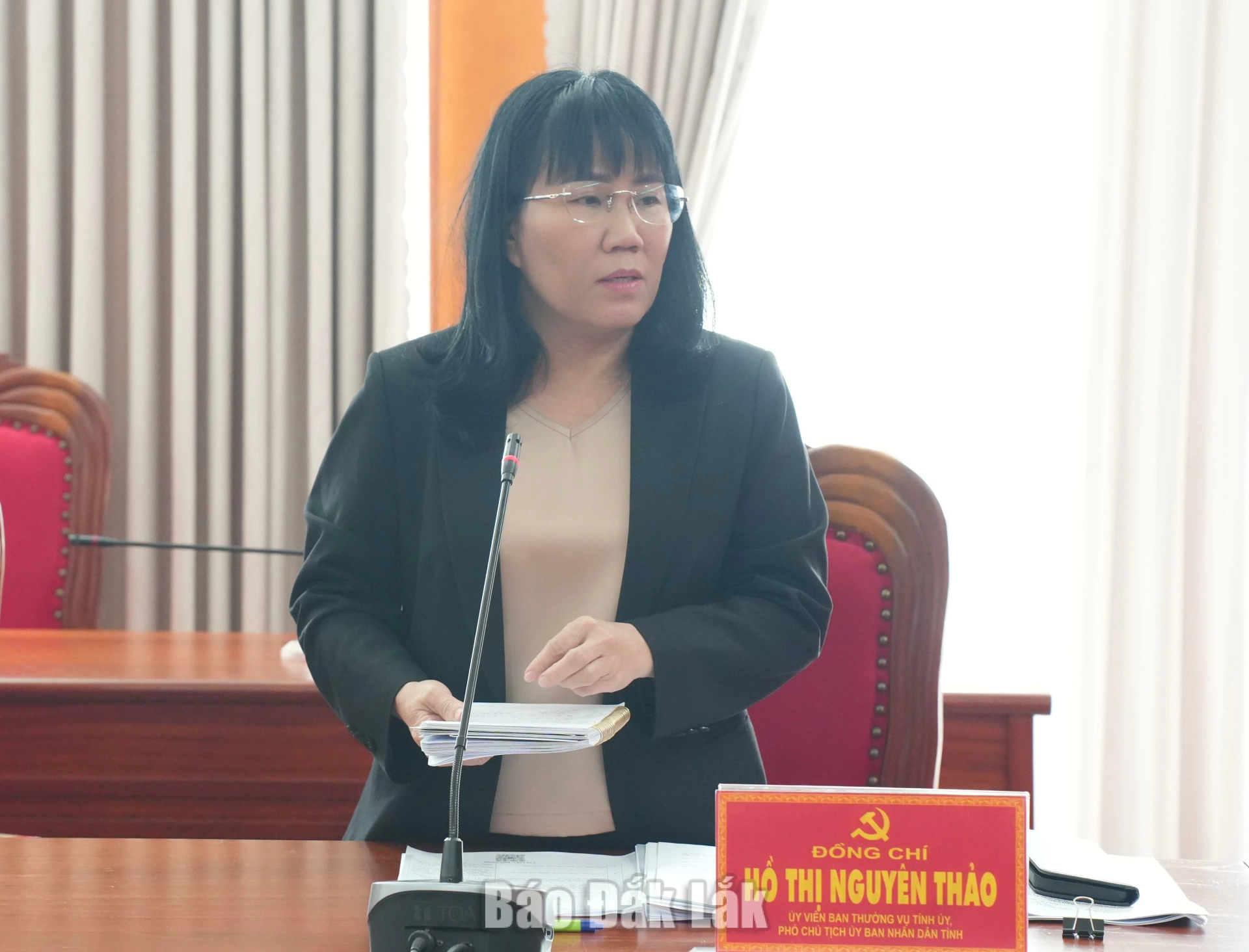 Triển khai các bài toán lớn phải đi vào thực chất 2 Đồng chí Hồ Thị Nguyên Thảo, Ủy viên Ban Thường vụ Tỉnh ủy, Phó Chủ tịch Thường trực UBND tỉnh phát biểu tại buổi làm việc.