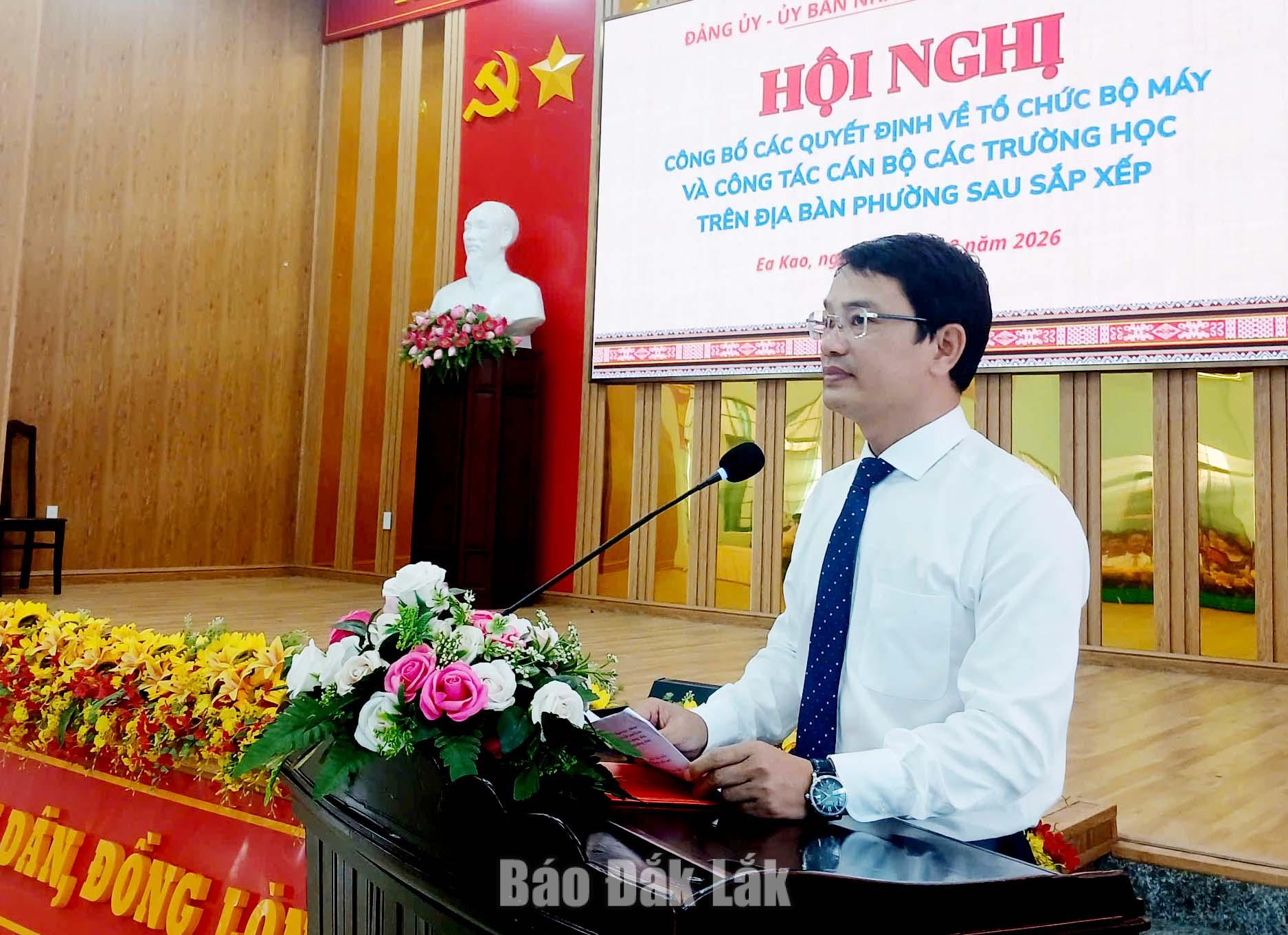 Bí thư Đảng ủy, Chủ tịch HĐND phường Ea Kao Đặng Gia Duẩn phát biểu tại hội nghị.