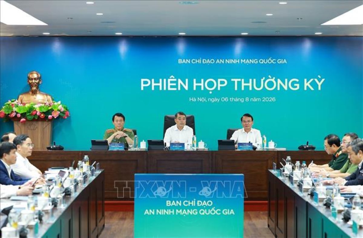 Chủ động bảo vệ chủ quyền số quốc gia 1
hủ tướng Lê Minh Hưng, Trưởng ban Chỉ đạo An ninh mạng quốc gia chủ trì cuộc họp thường kỳ của Ban Chỉ đạo. Ảnh: TTXVN.